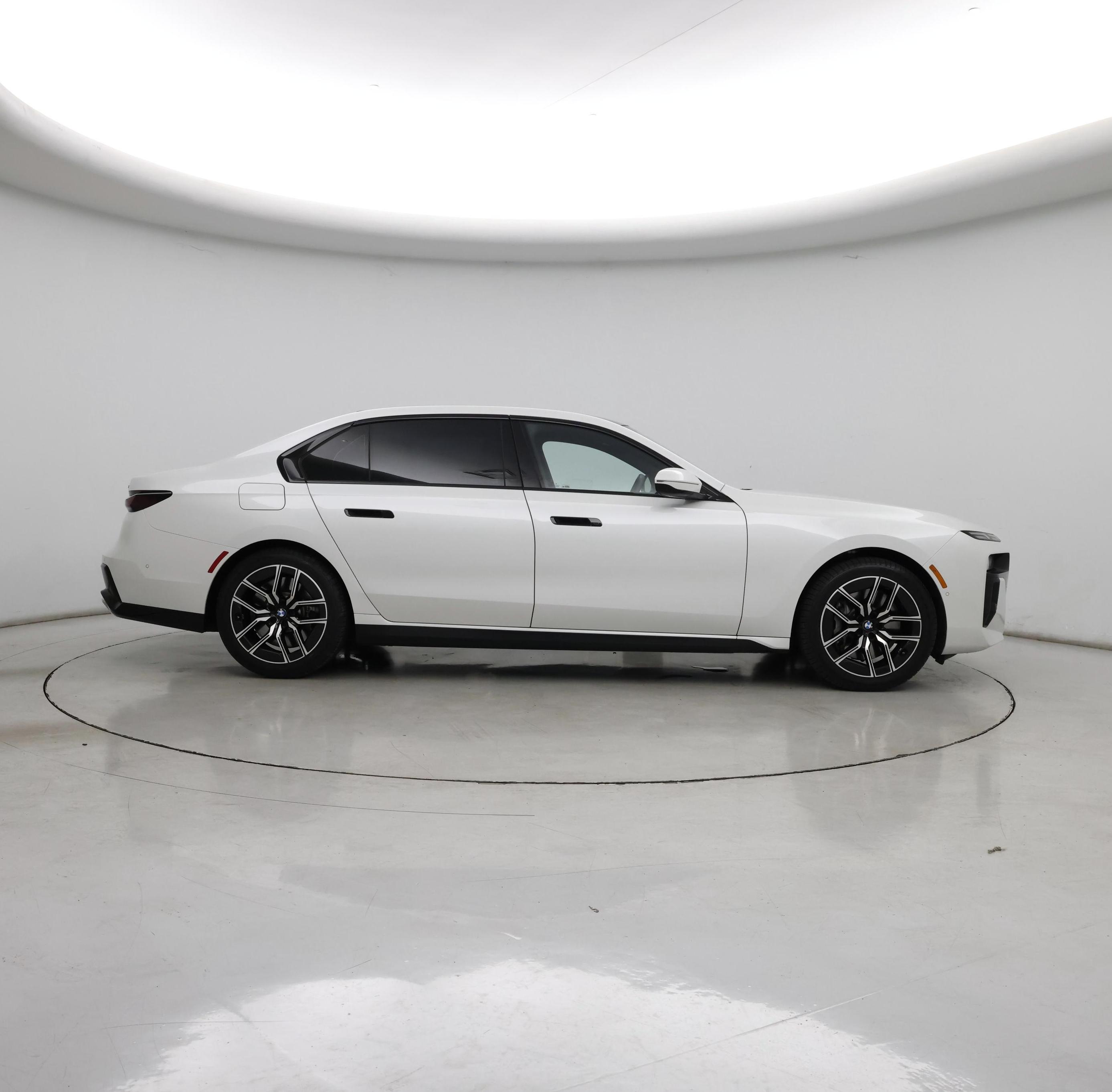 Thumbnail: 2023 BMW 7 Series - 7