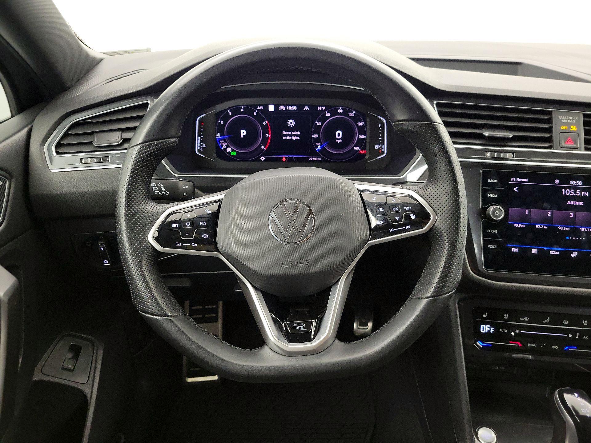 Thumbnail: 2022 Volkswagen Tiguan - 10