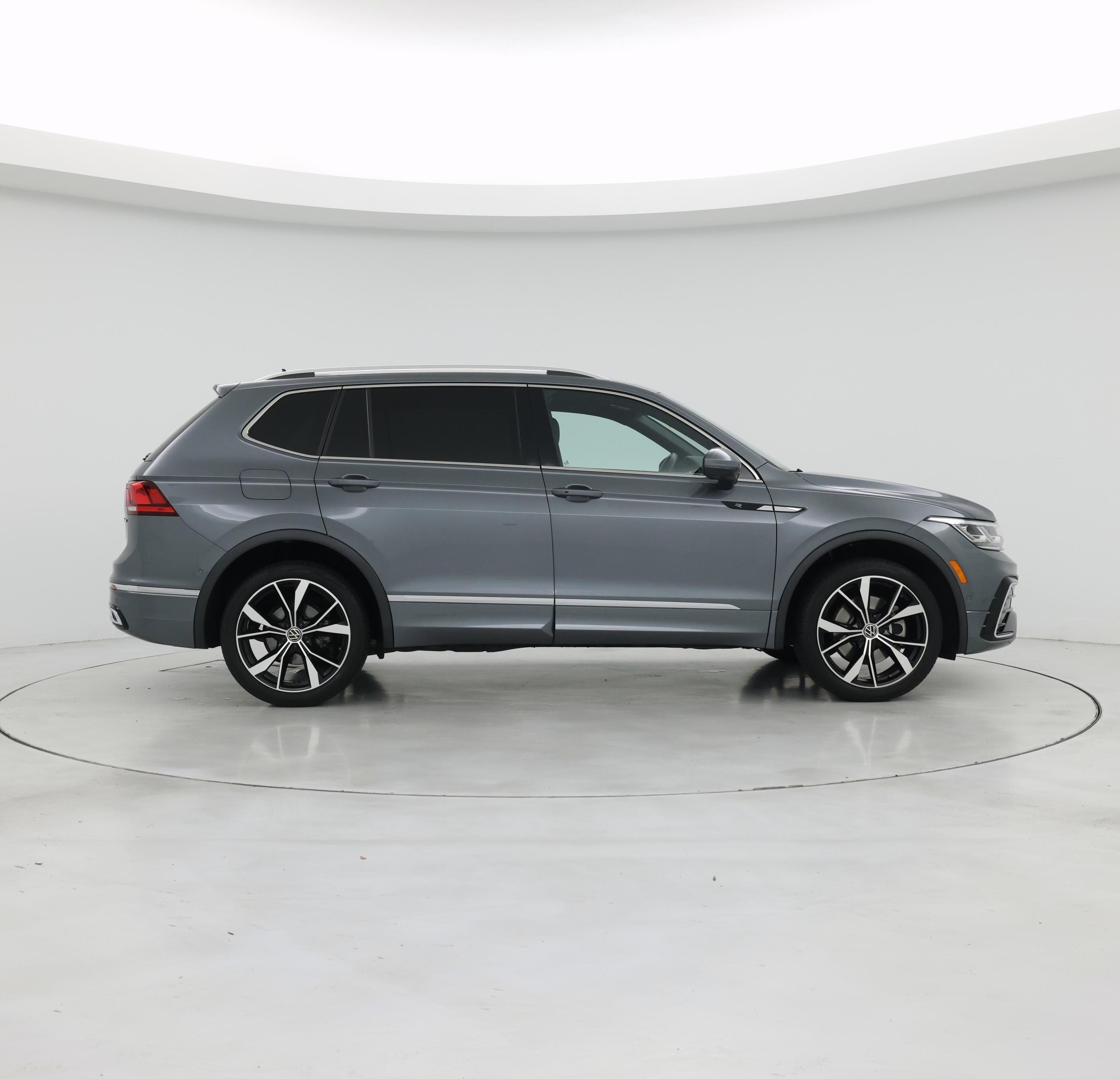 Thumbnail: 2022 Volkswagen Tiguan - 7