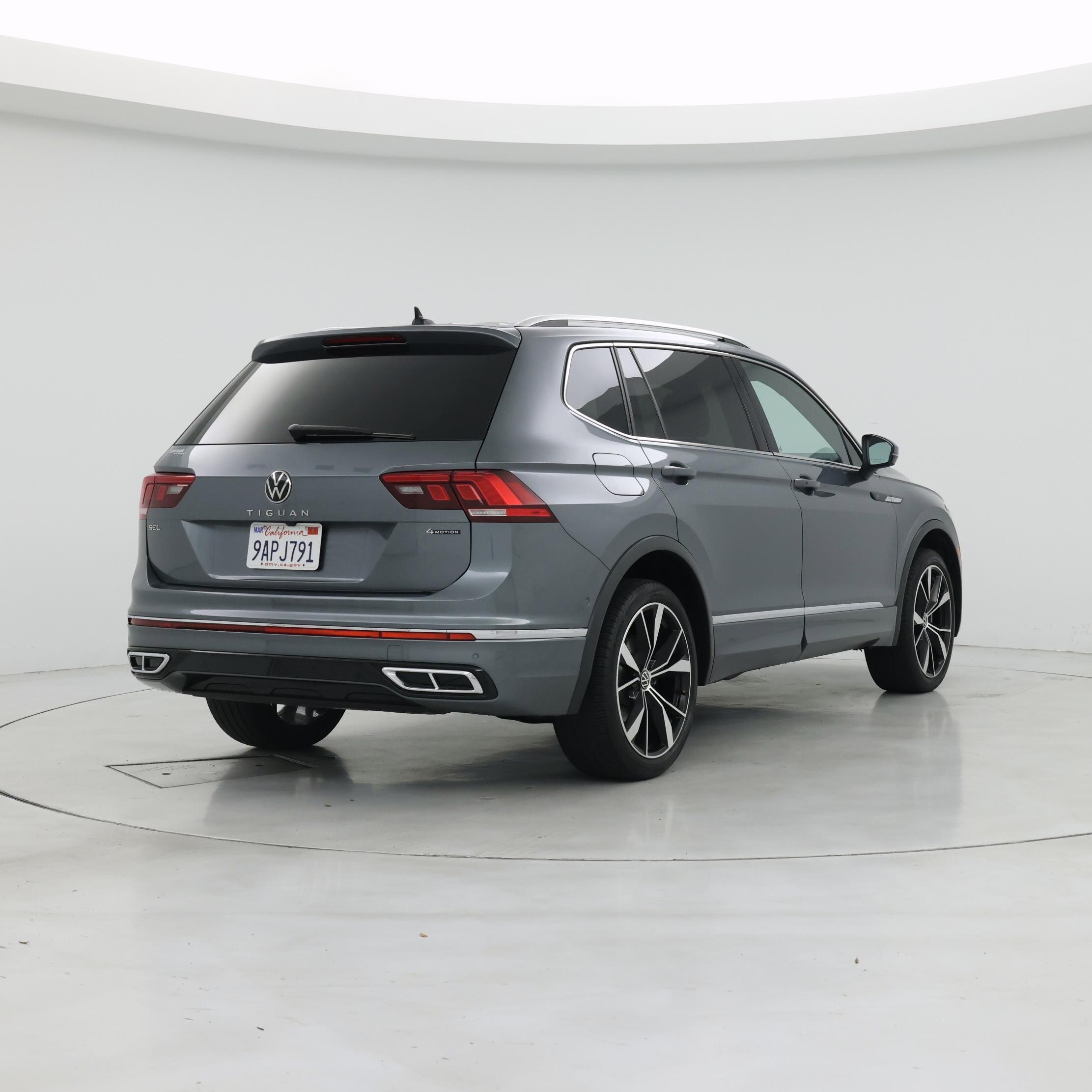 Thumbnail: 2022 Volkswagen Tiguan - 8