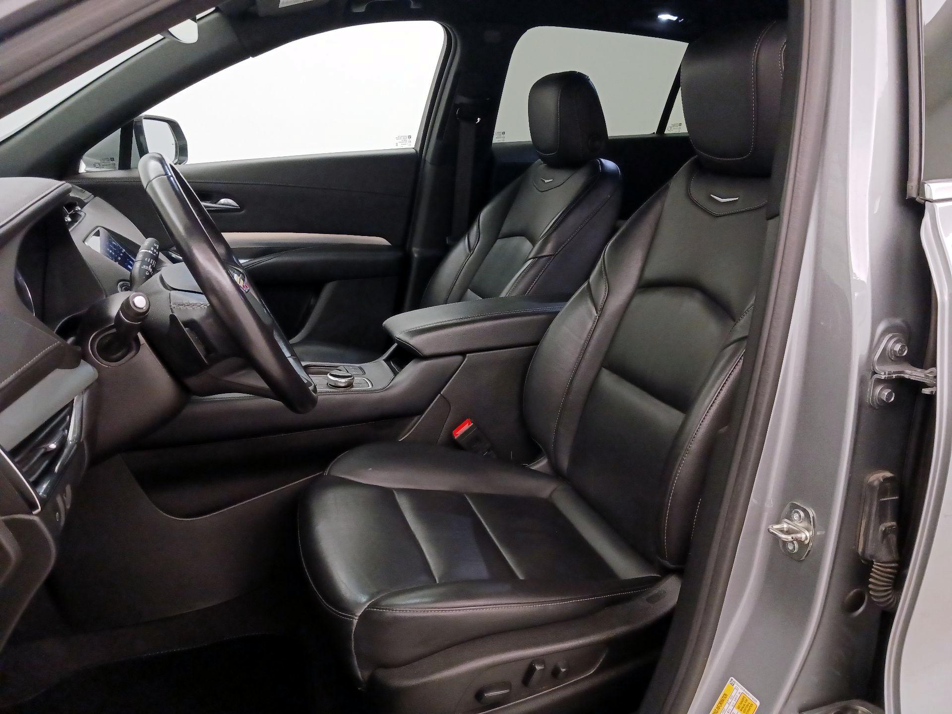 Thumbnail: 2023 Cadillac XT4 - 11