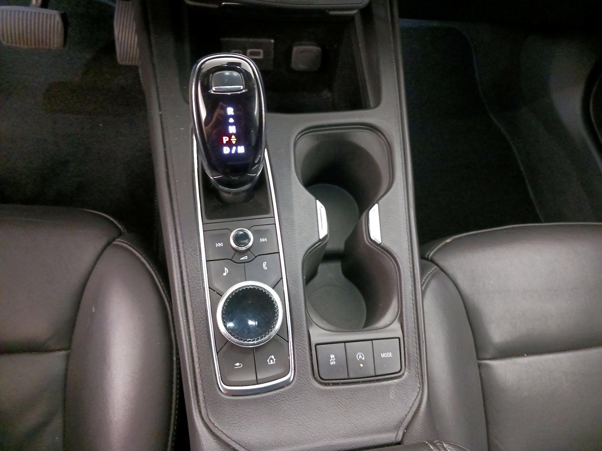 Thumbnail: 2023 Cadillac XT4 - 16