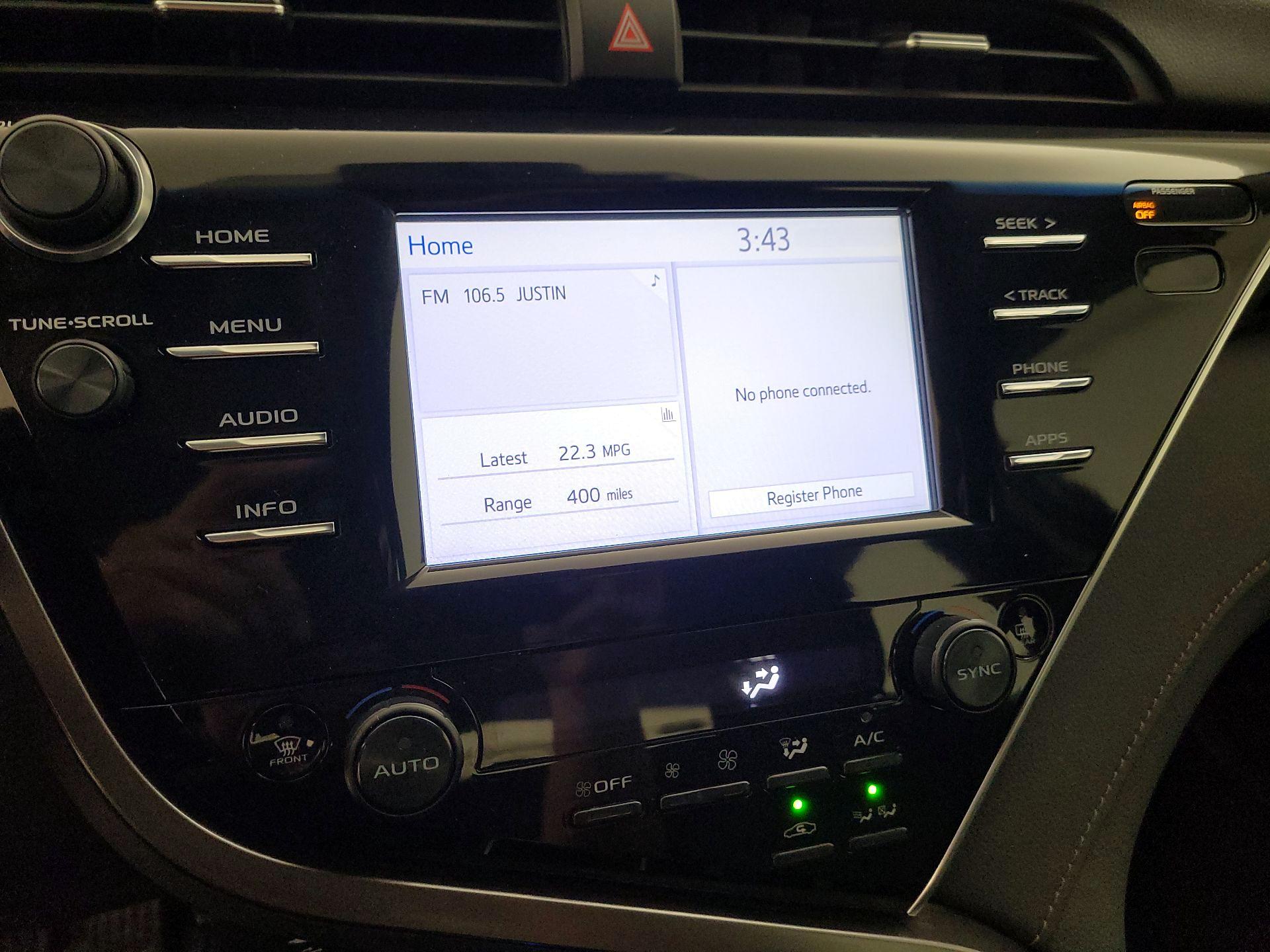 Thumbnail: 2018 Toyota Camry - 15