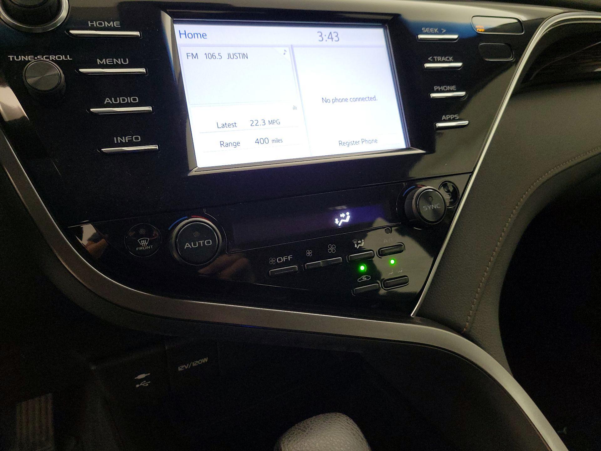 Thumbnail: 2018 Toyota Camry - 16