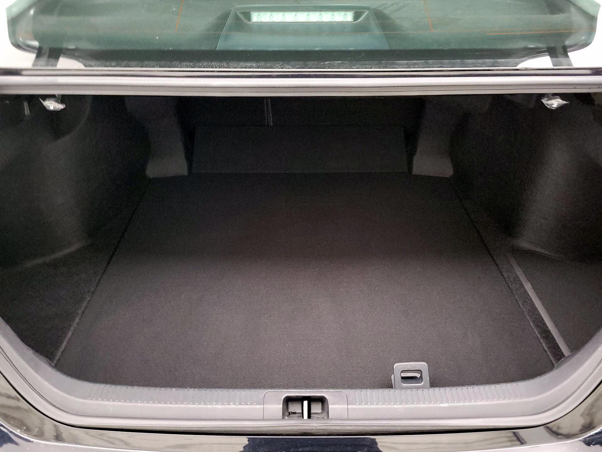 Thumbnail: 2018 Toyota Camry - 20