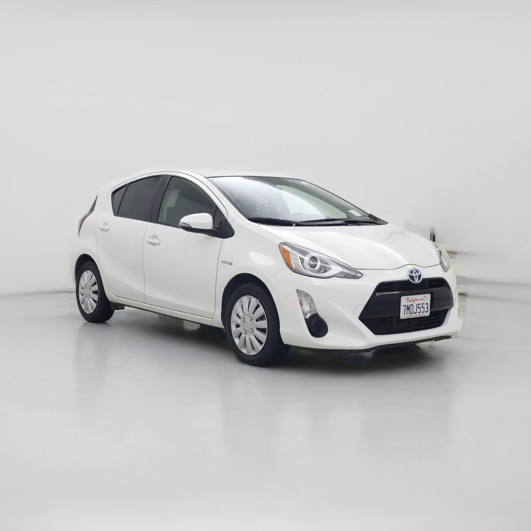 Thumbnail: 2015 Toyota Prius c - 1