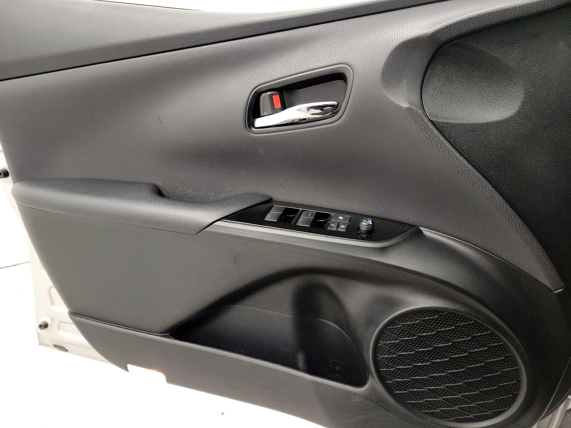 Thumbnail: 2022 Toyota Prius - 12