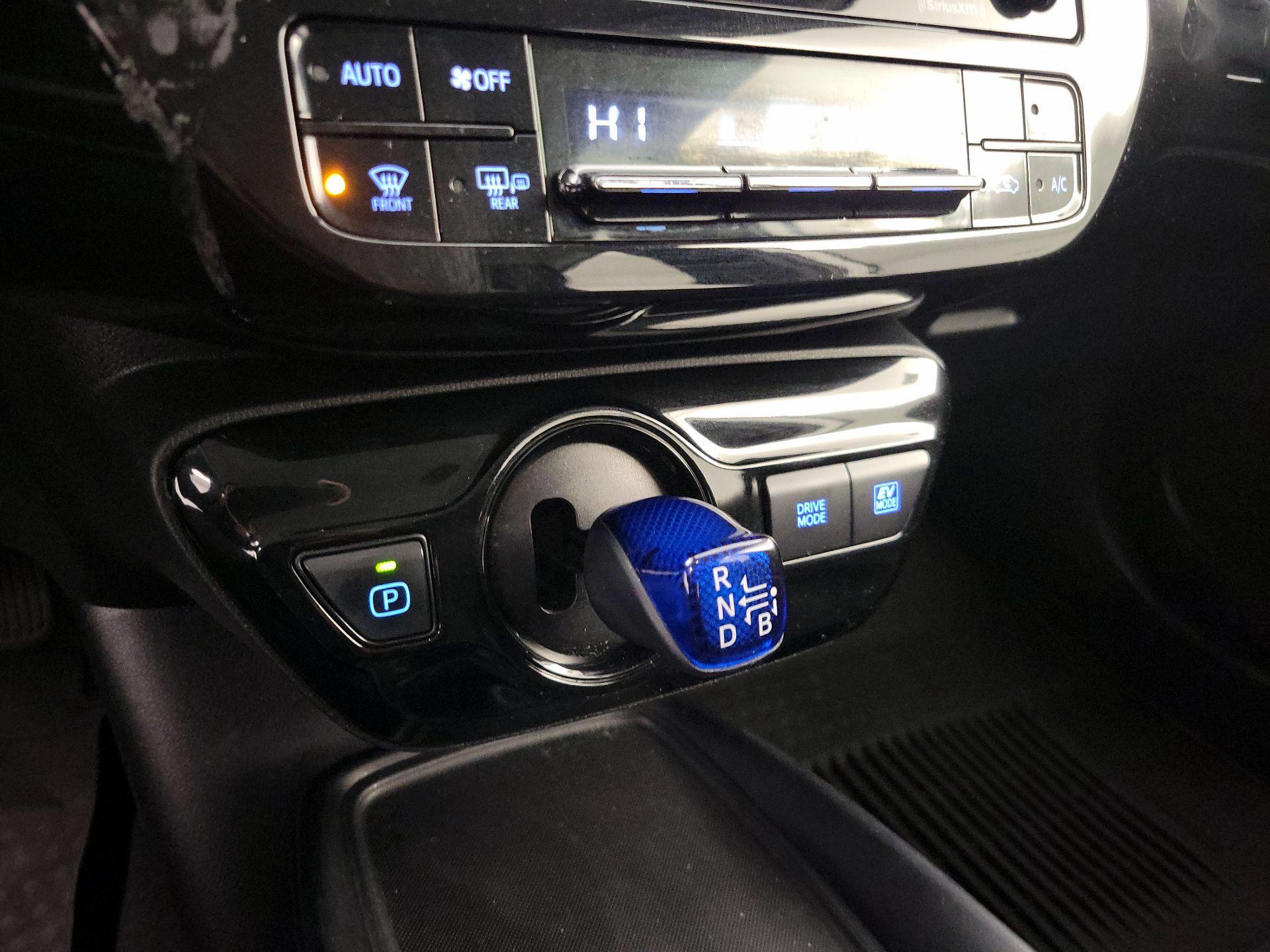 Thumbnail: 2022 Toyota Prius - 17