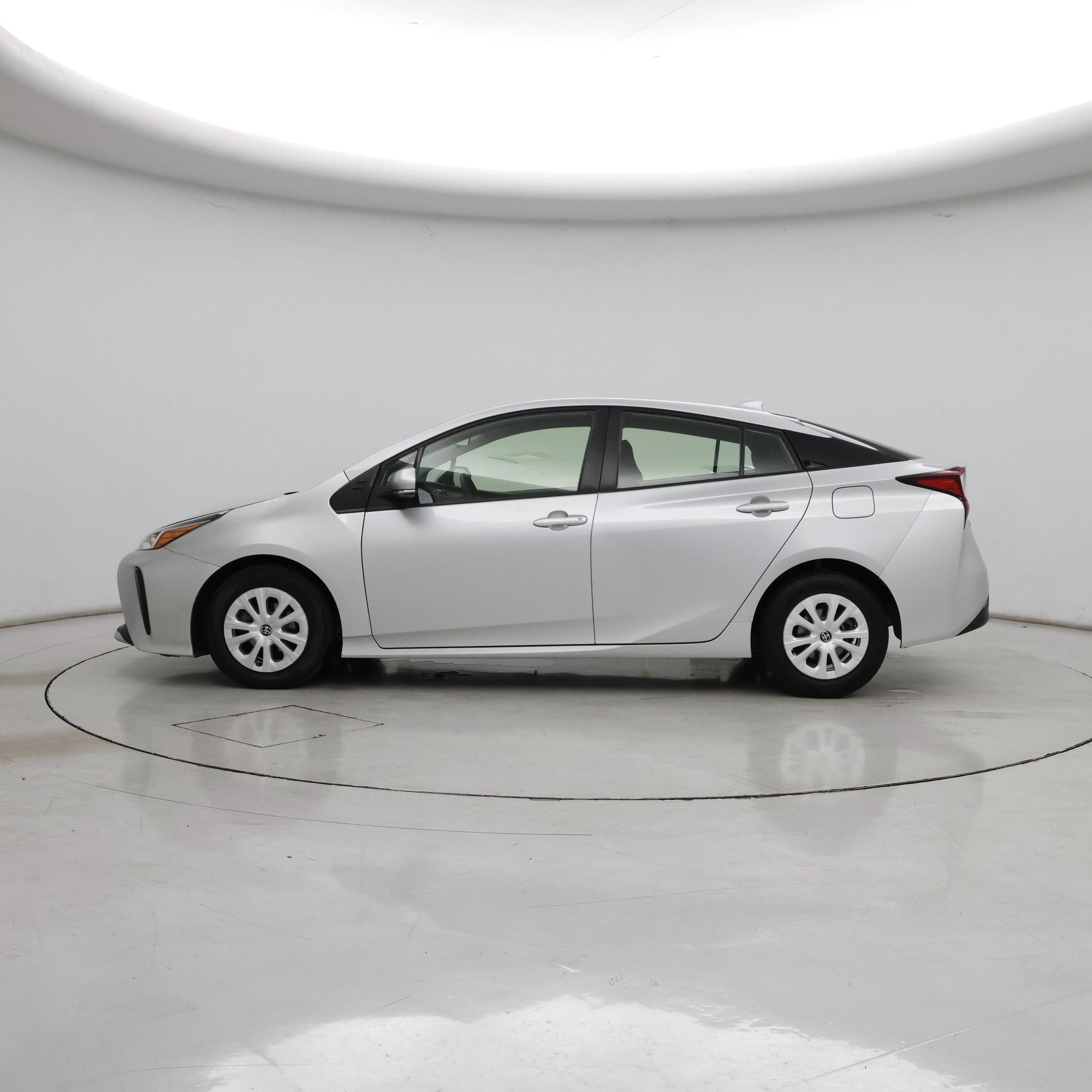 Thumbnail: 2022 Toyota Prius - 3