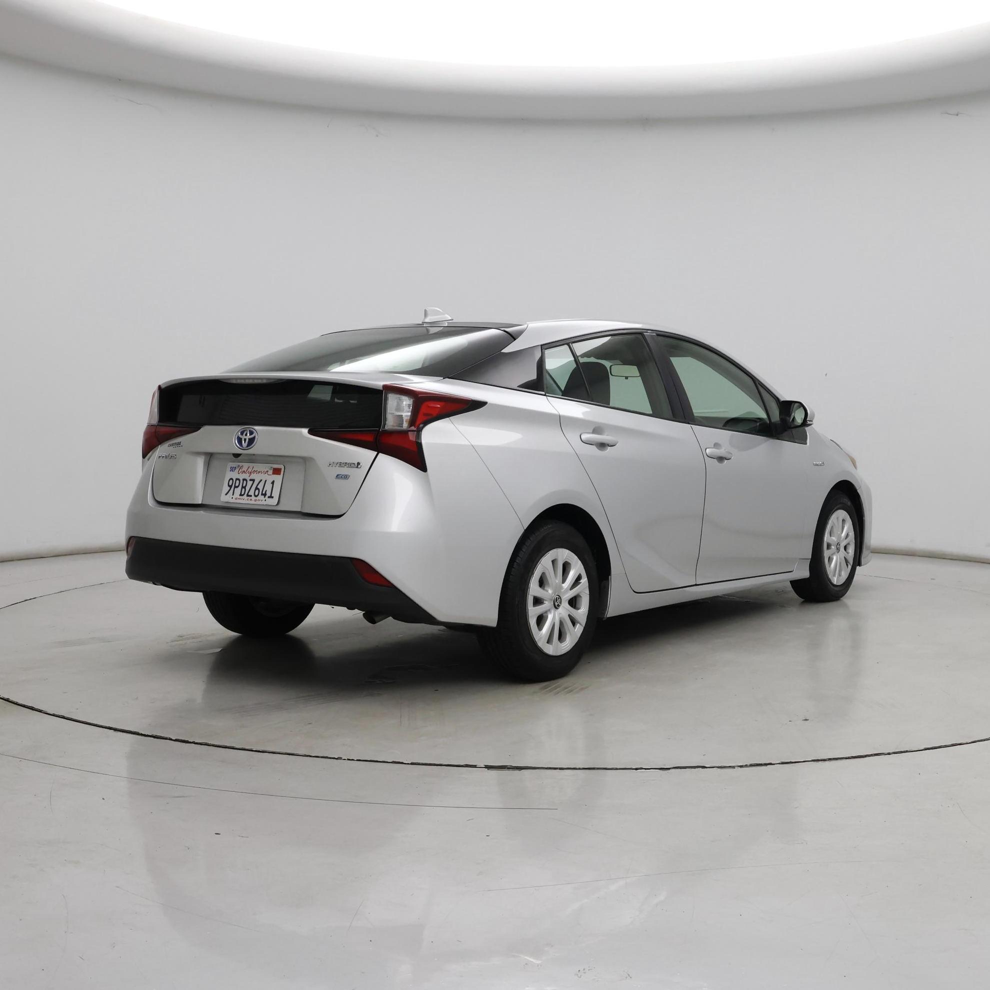 Thumbnail: 2022 Toyota Prius - 8