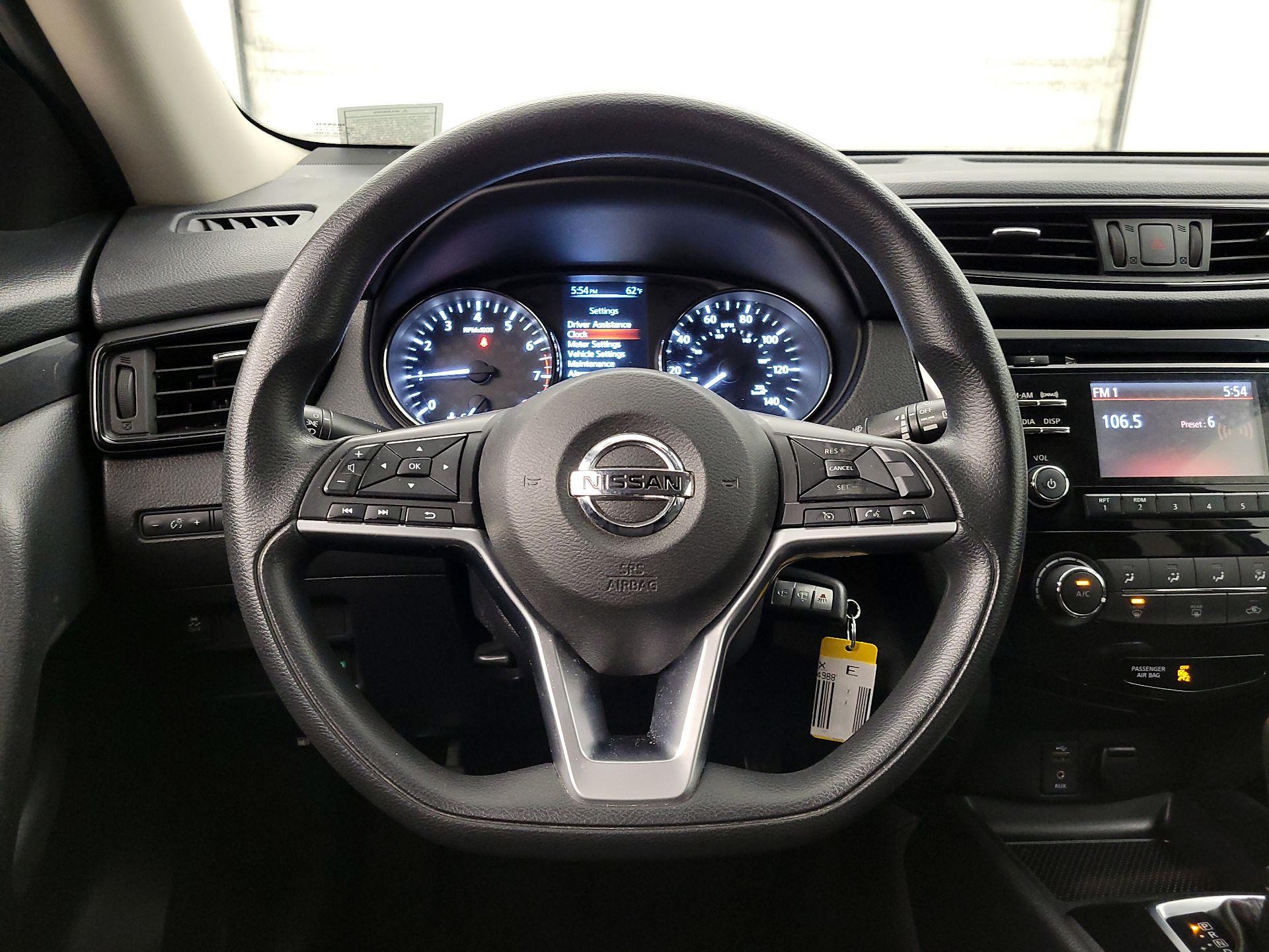 Thumbnail: 2017 Nissan Rogue - 10