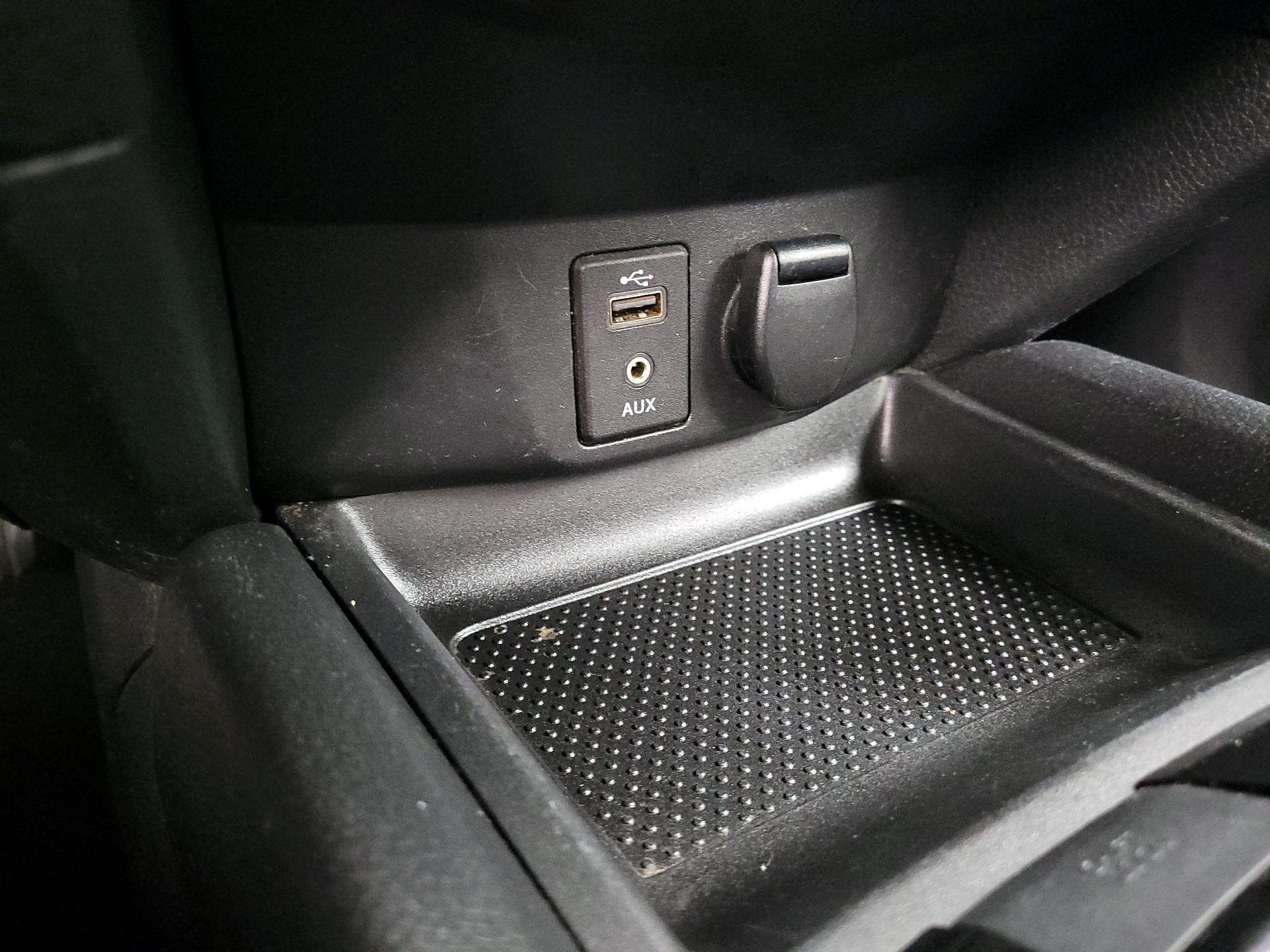 Thumbnail: 2017 Nissan Rogue - 18