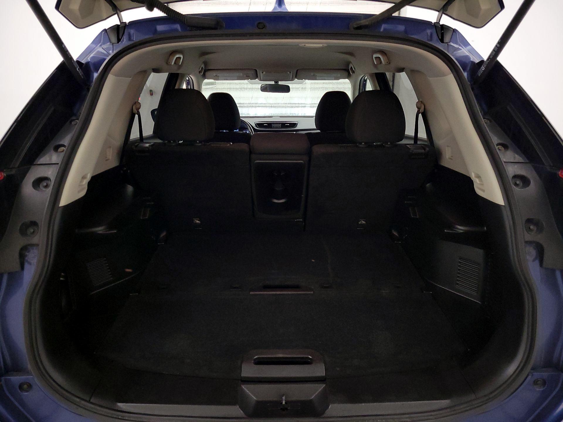 Thumbnail: 2017 Nissan Rogue - 20