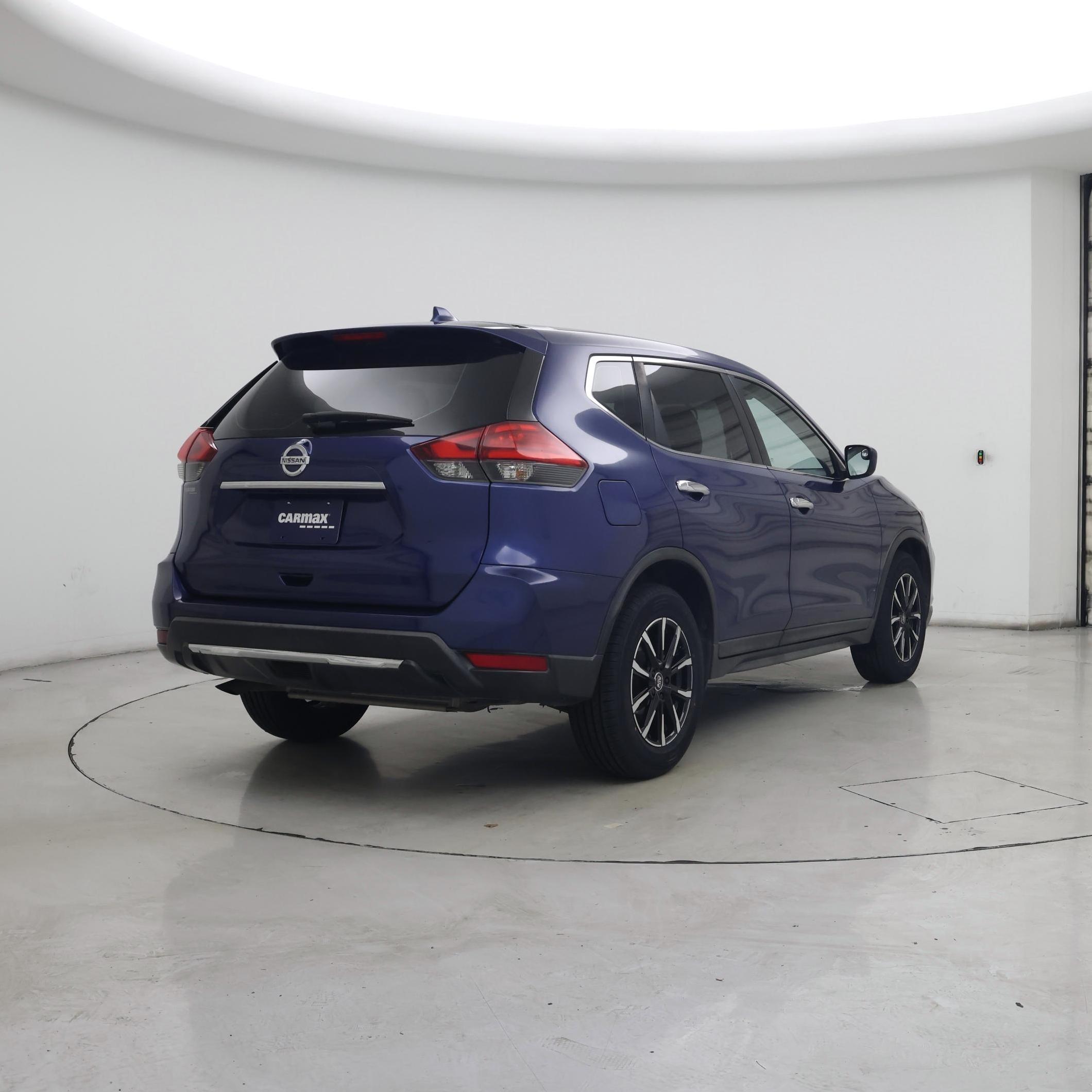 Thumbnail: 2017 Nissan Rogue - 8