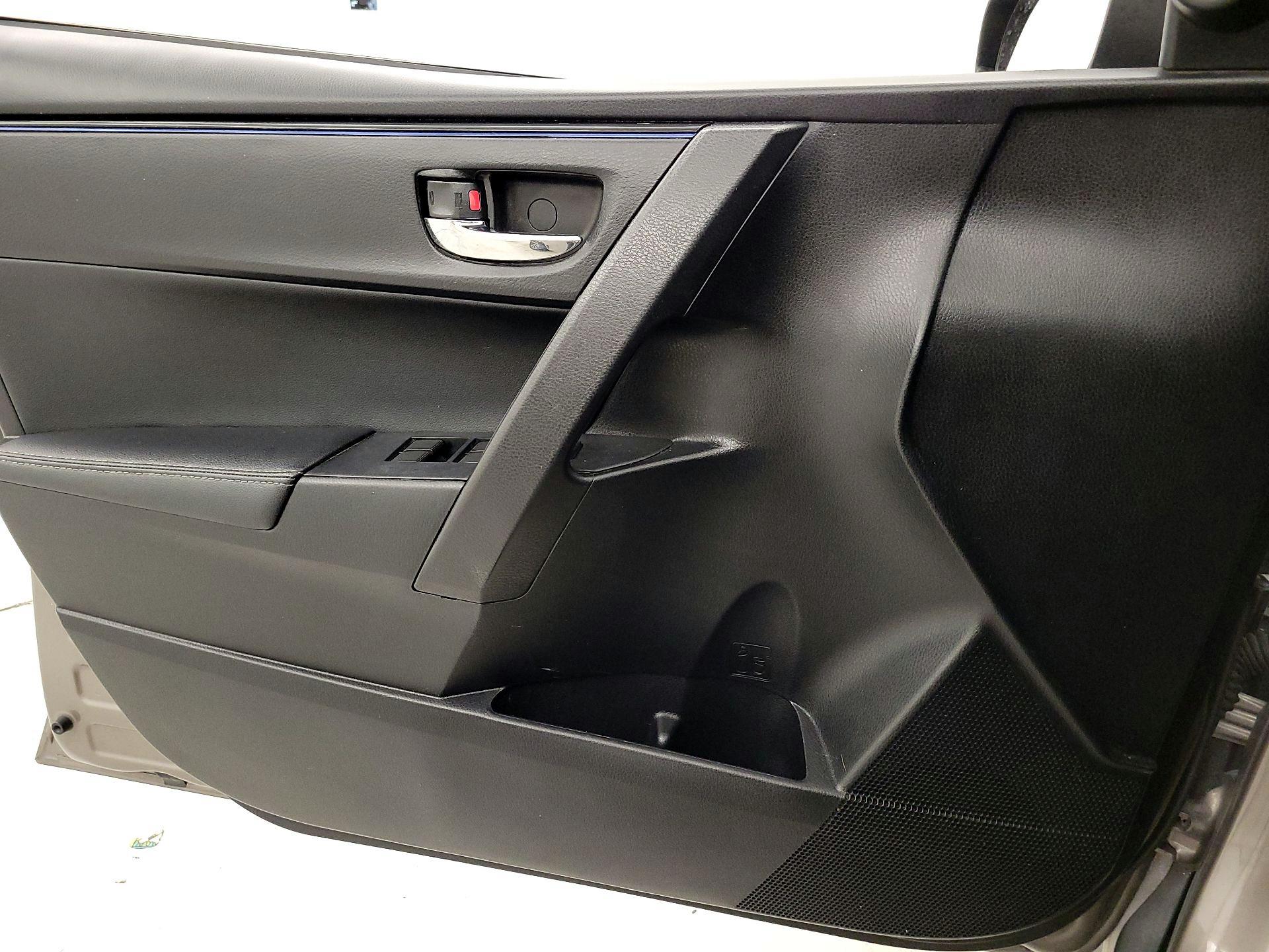 Thumbnail: 2017 Toyota Corolla - 12