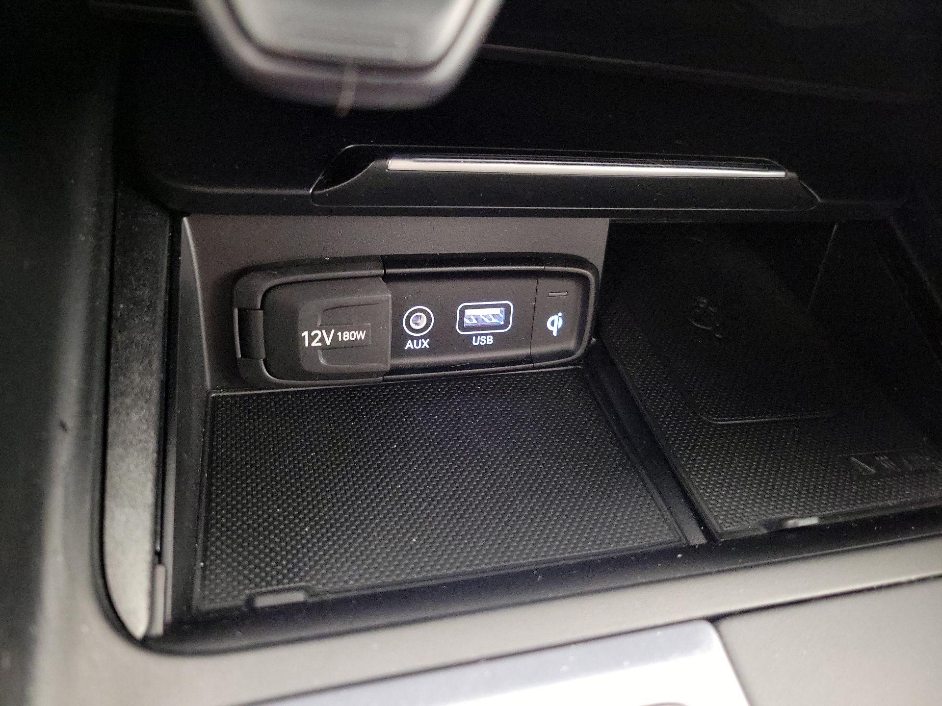 Thumbnail: 2021 Genesis G70 - 17