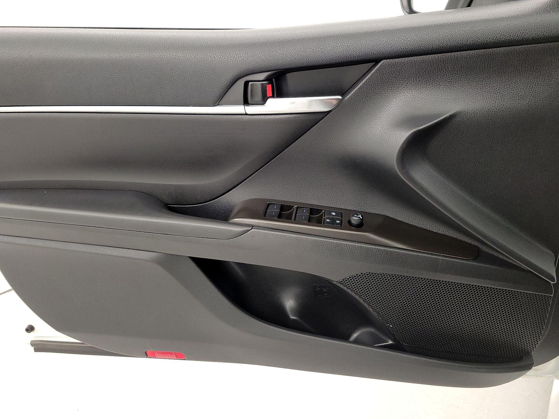 Thumbnail: 2023 Toyota Camry - 12