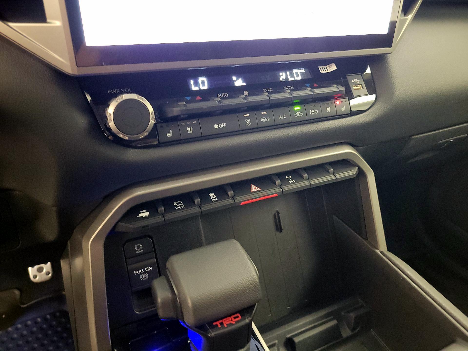 Thumbnail: 2024 Toyota Tundra - 16