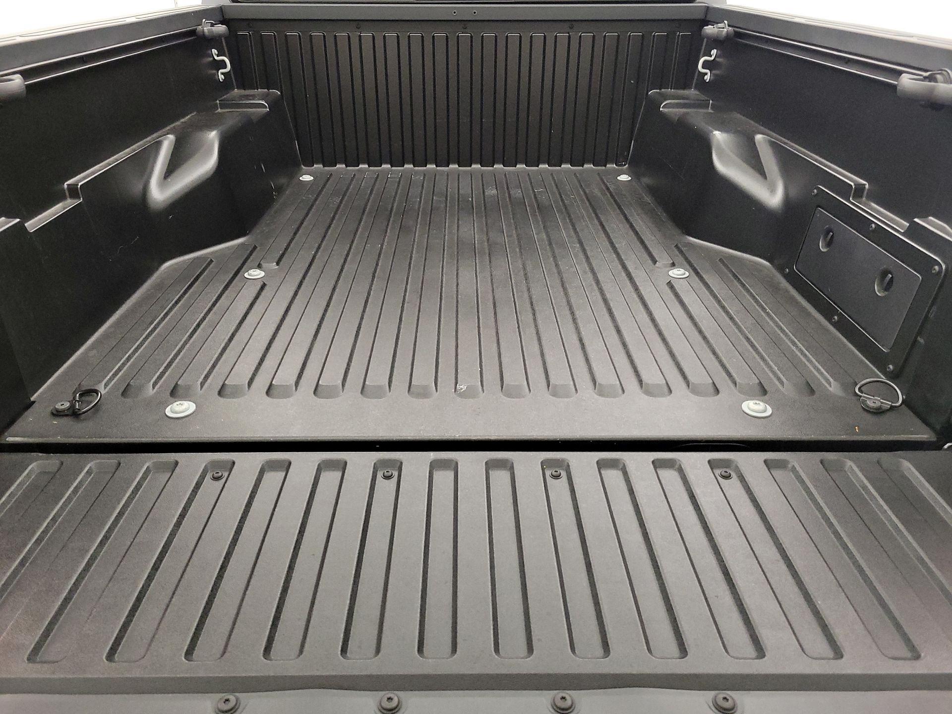 Thumbnail: 2023 Toyota Tacoma - 20