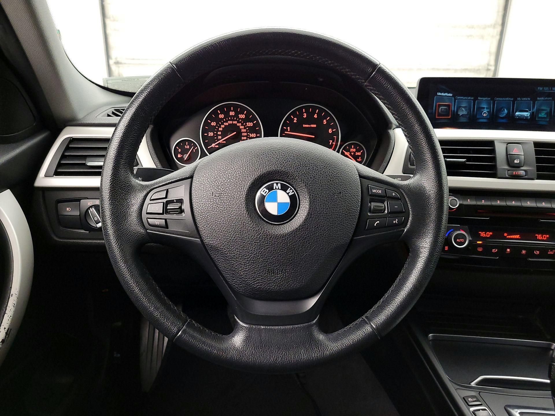 Thumbnail: 2017 BMW 3 Series - 10