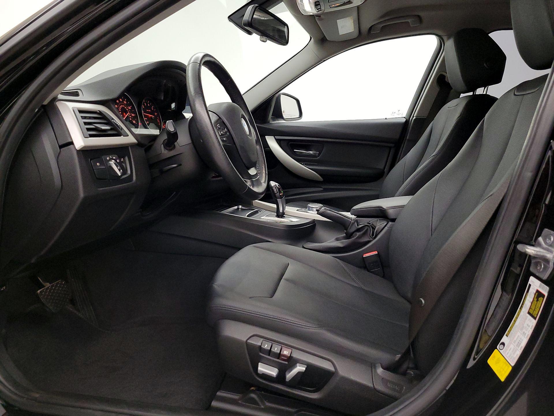 Thumbnail: 2017 BMW 3 Series - 11