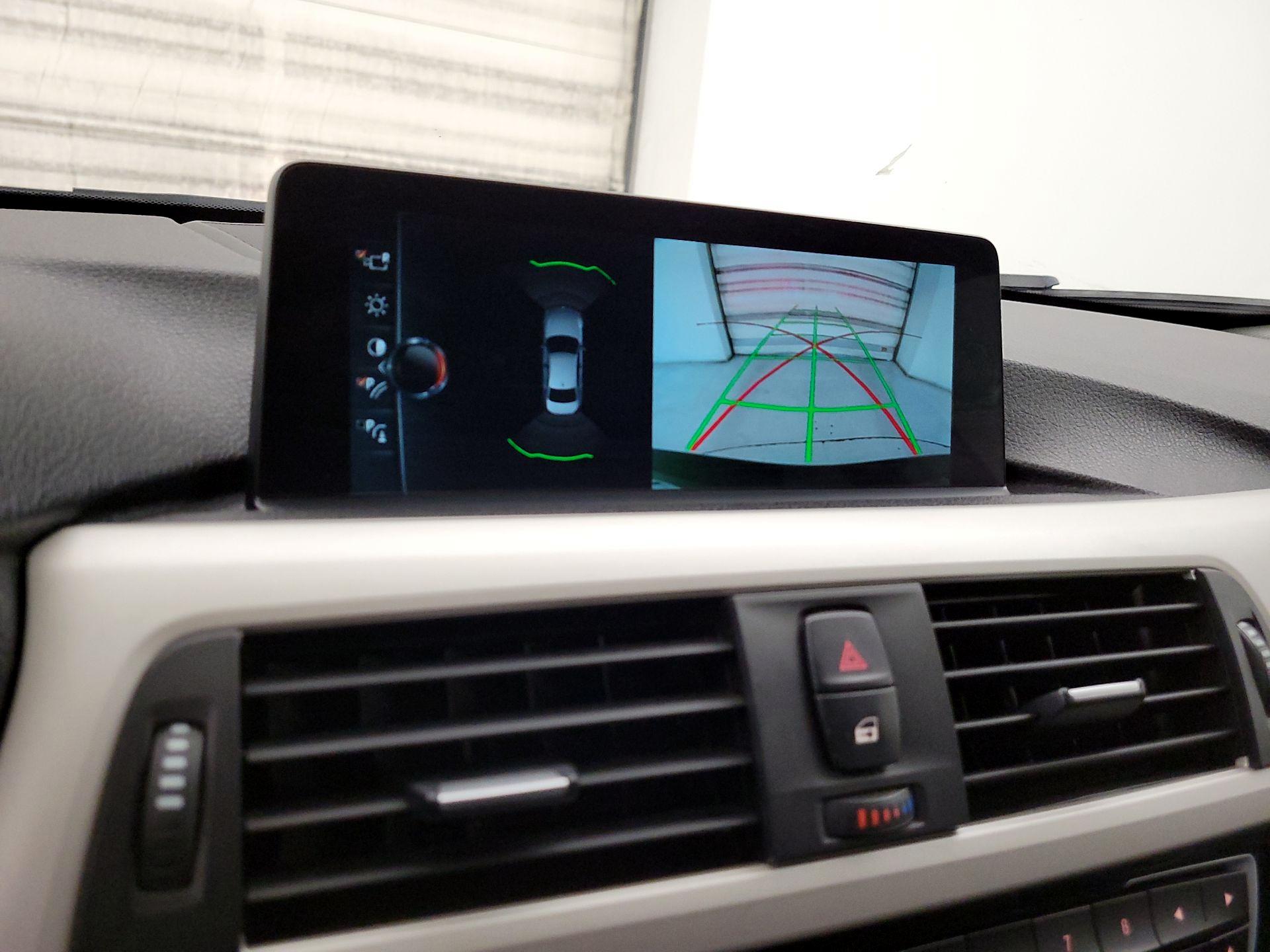 Thumbnail: 2017 BMW 3 Series - 15