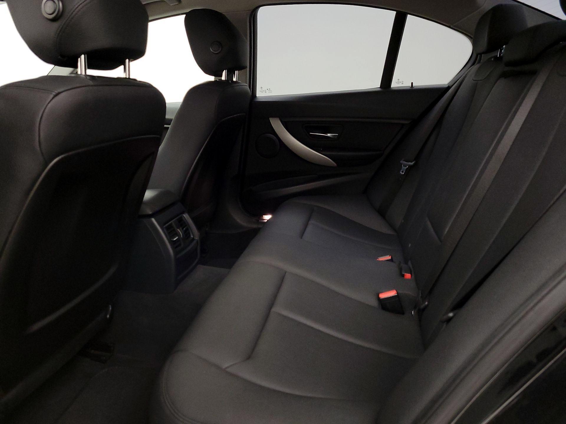 Thumbnail: 2017 BMW 3 Series - 20