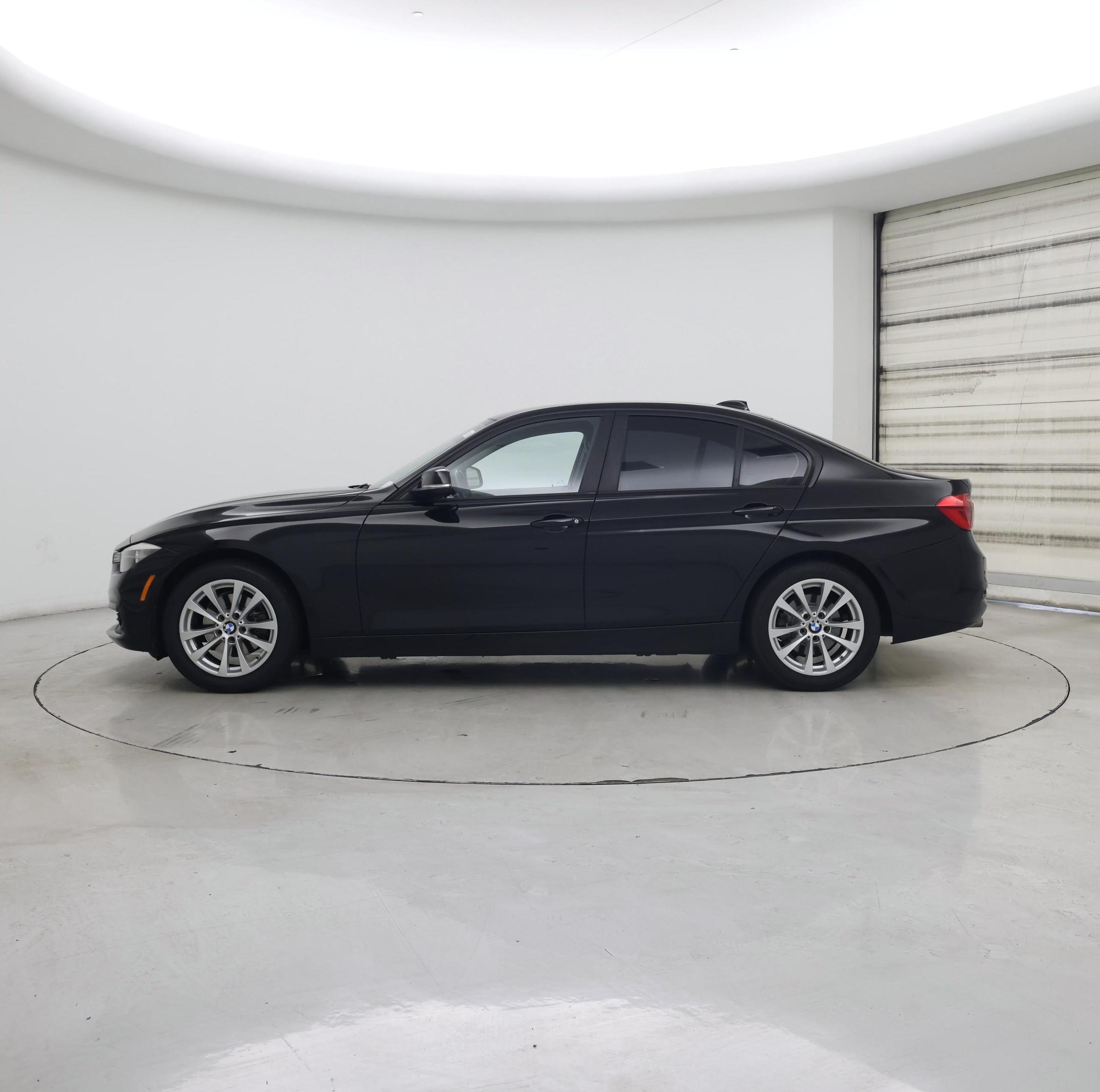 Thumbnail: 2017 BMW 3 Series - 3