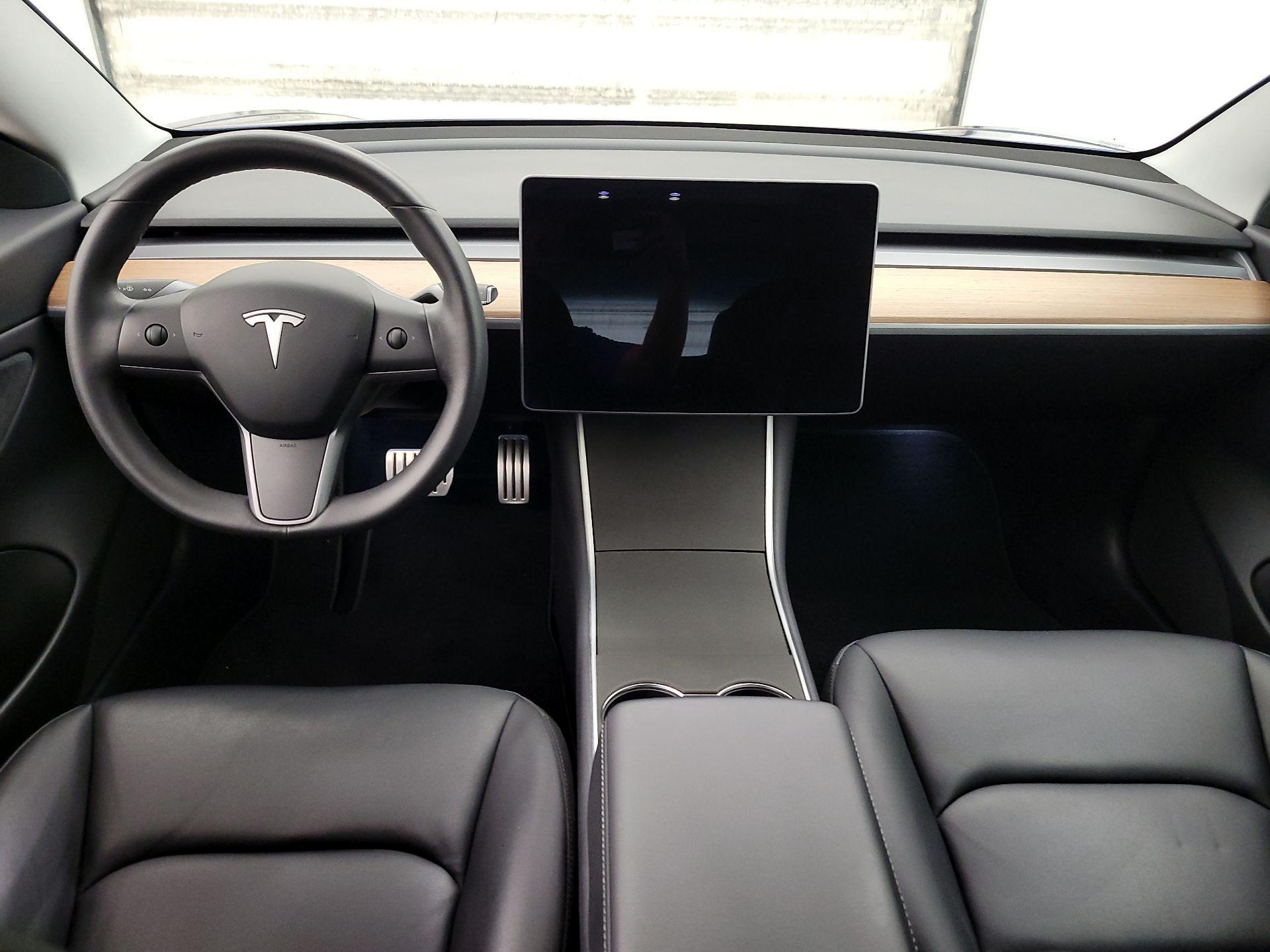 Thumbnail: 2020 Tesla Model 3 - 9