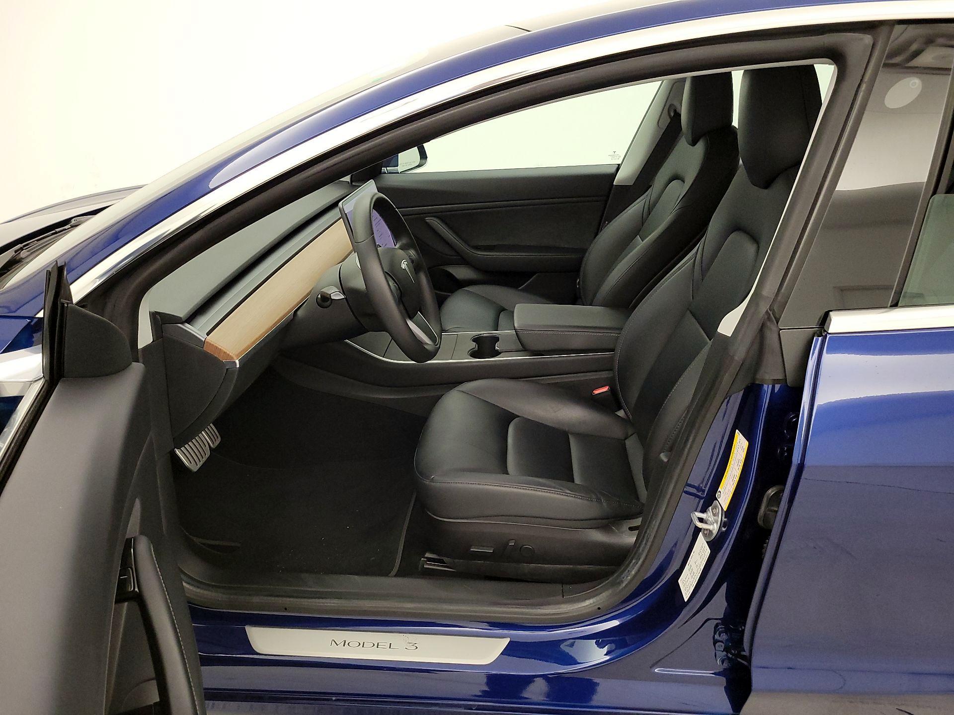 Thumbnail: 2020 Tesla Model 3 - 11