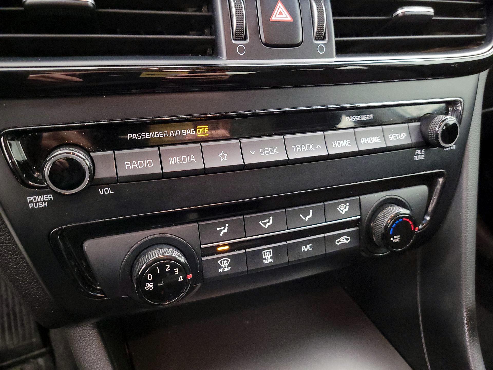 Thumbnail: 2019 Kia Optima - 16