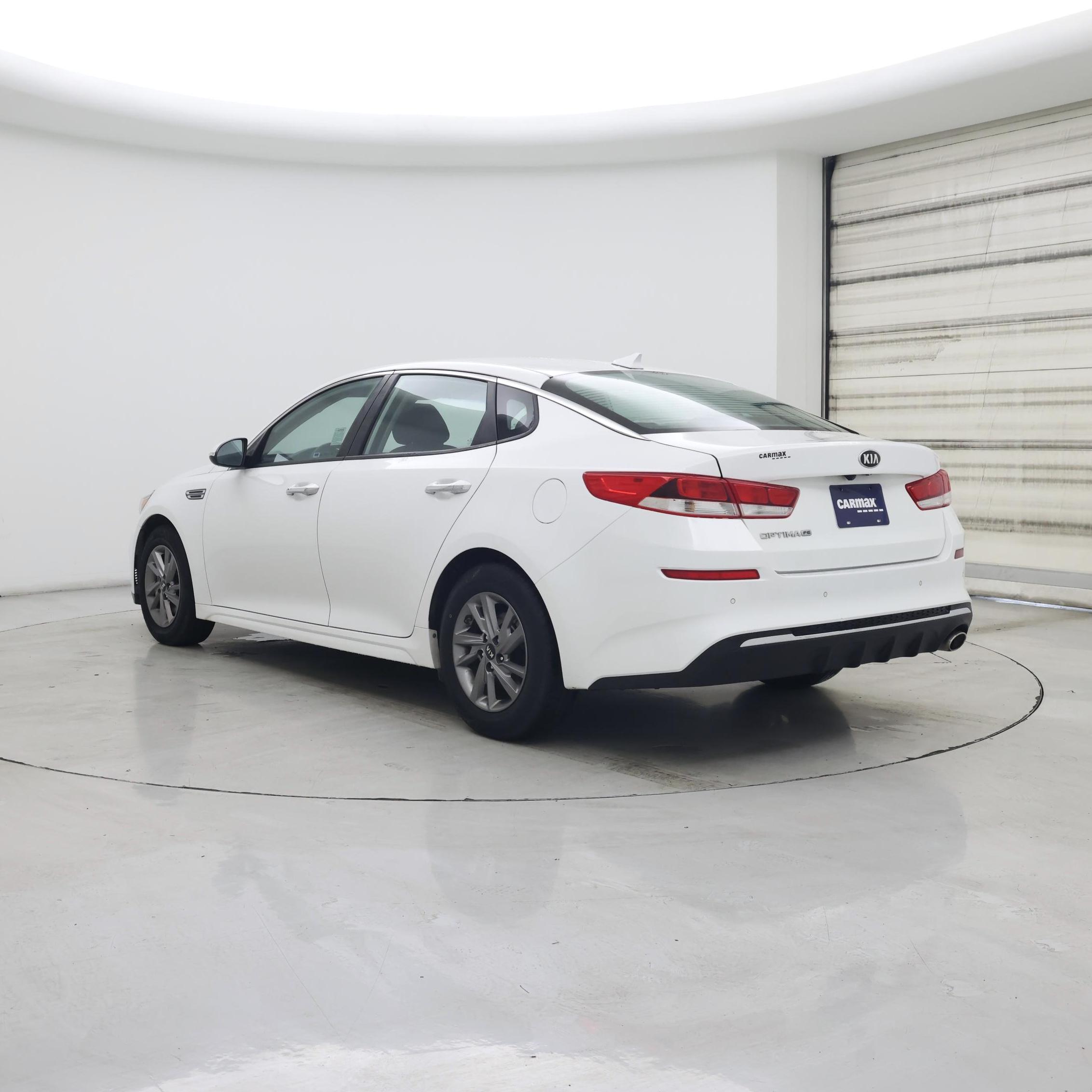 Thumbnail: 2019 Kia Optima - 2