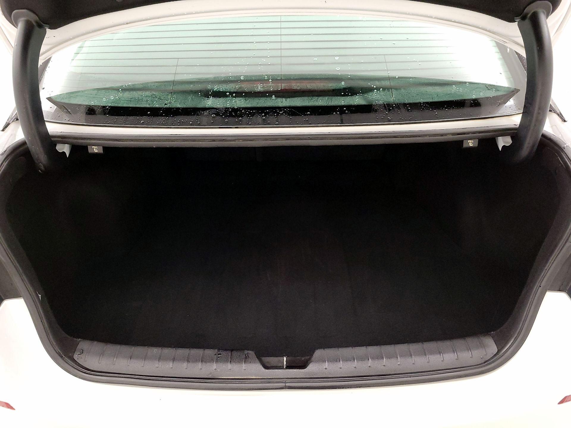 Thumbnail: 2019 Kia Optima - 19