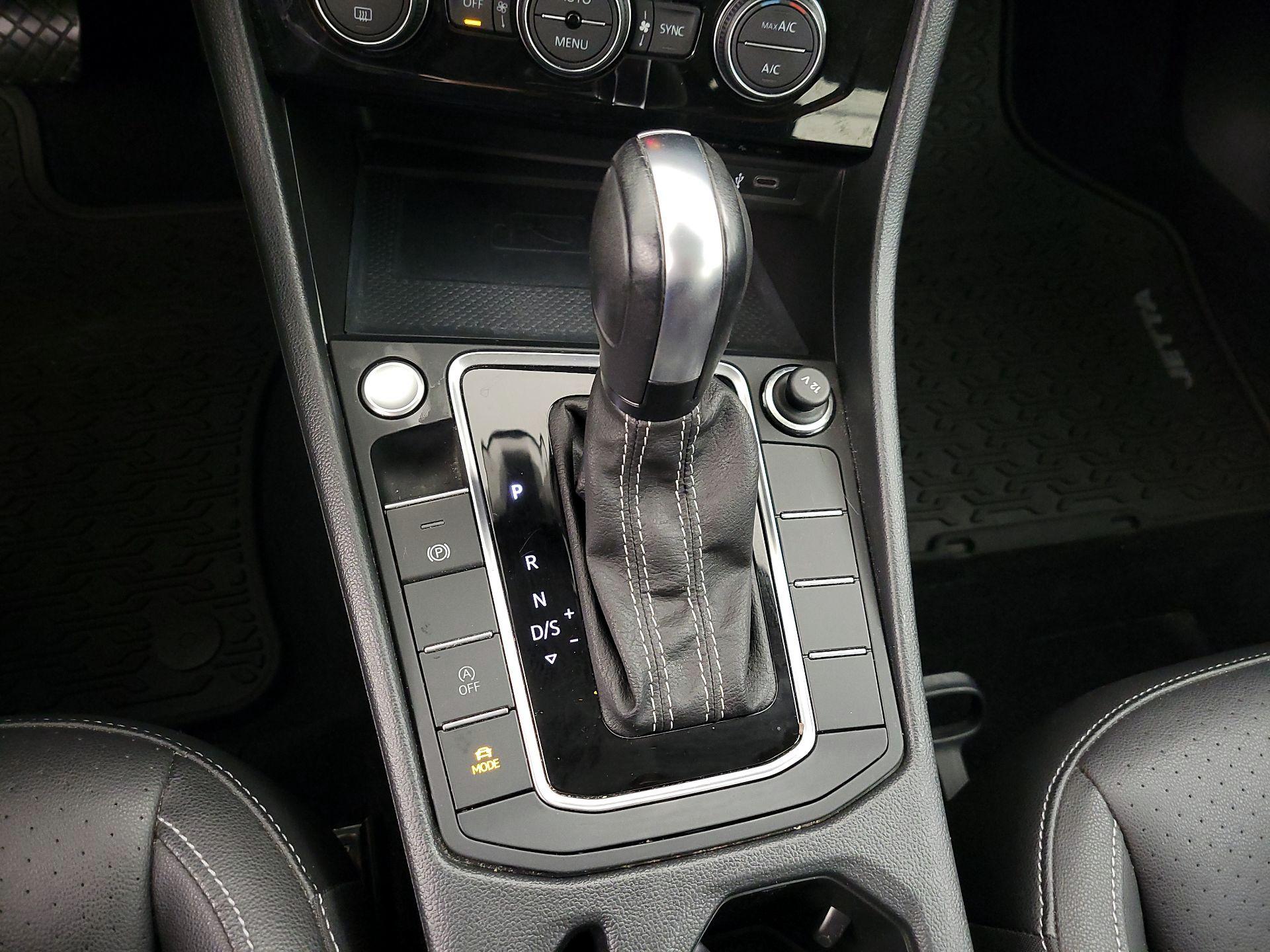 Thumbnail: 2021 Volkswagen Jetta - 17