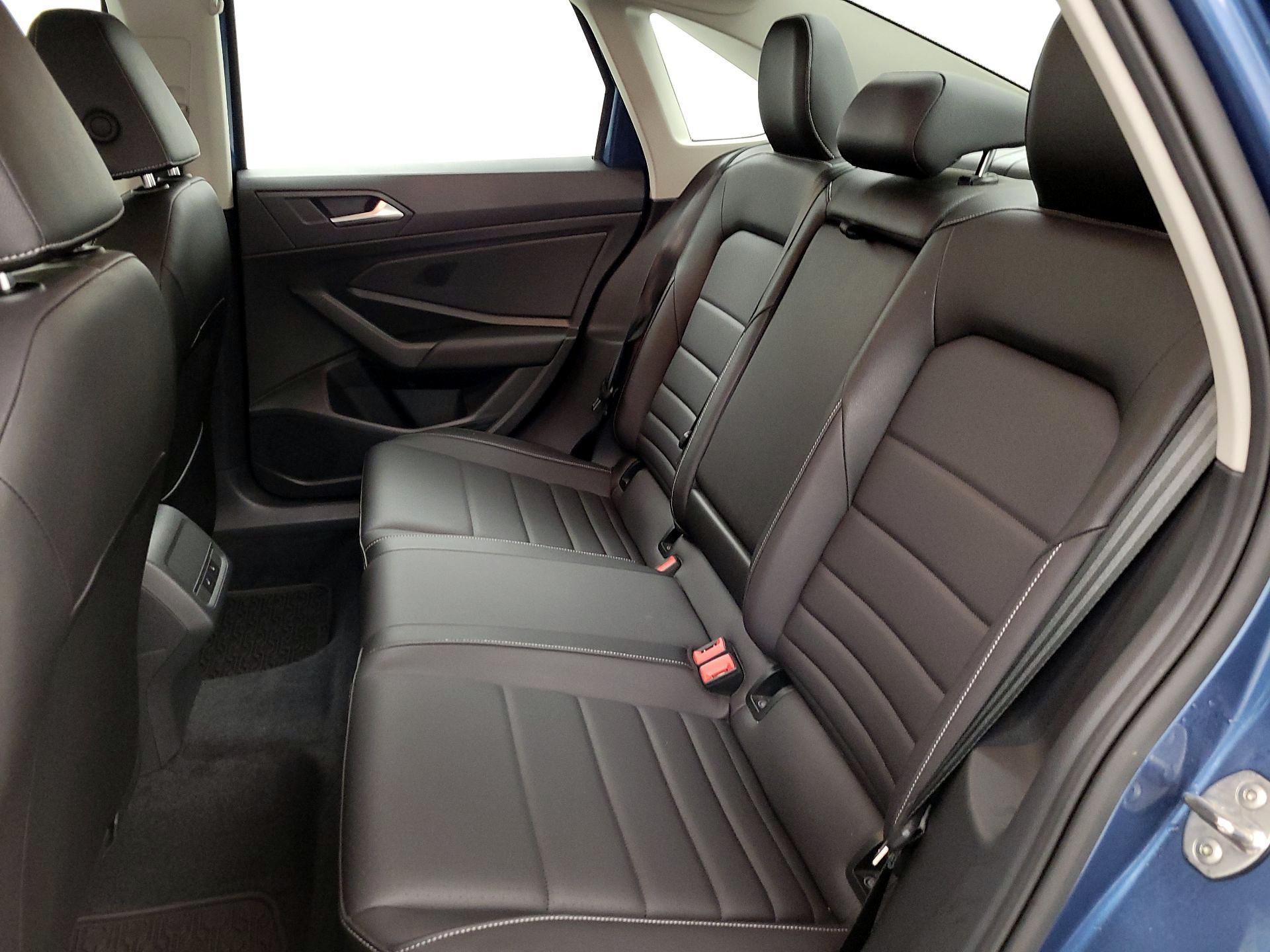 Thumbnail: 2021 Volkswagen Jetta - 18