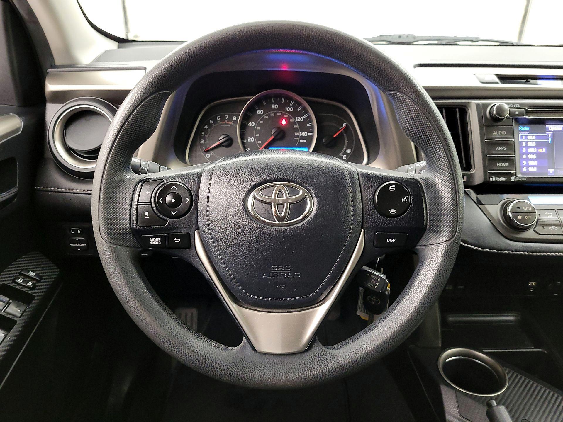 Thumbnail: 2015 Toyota RAV4 - 10