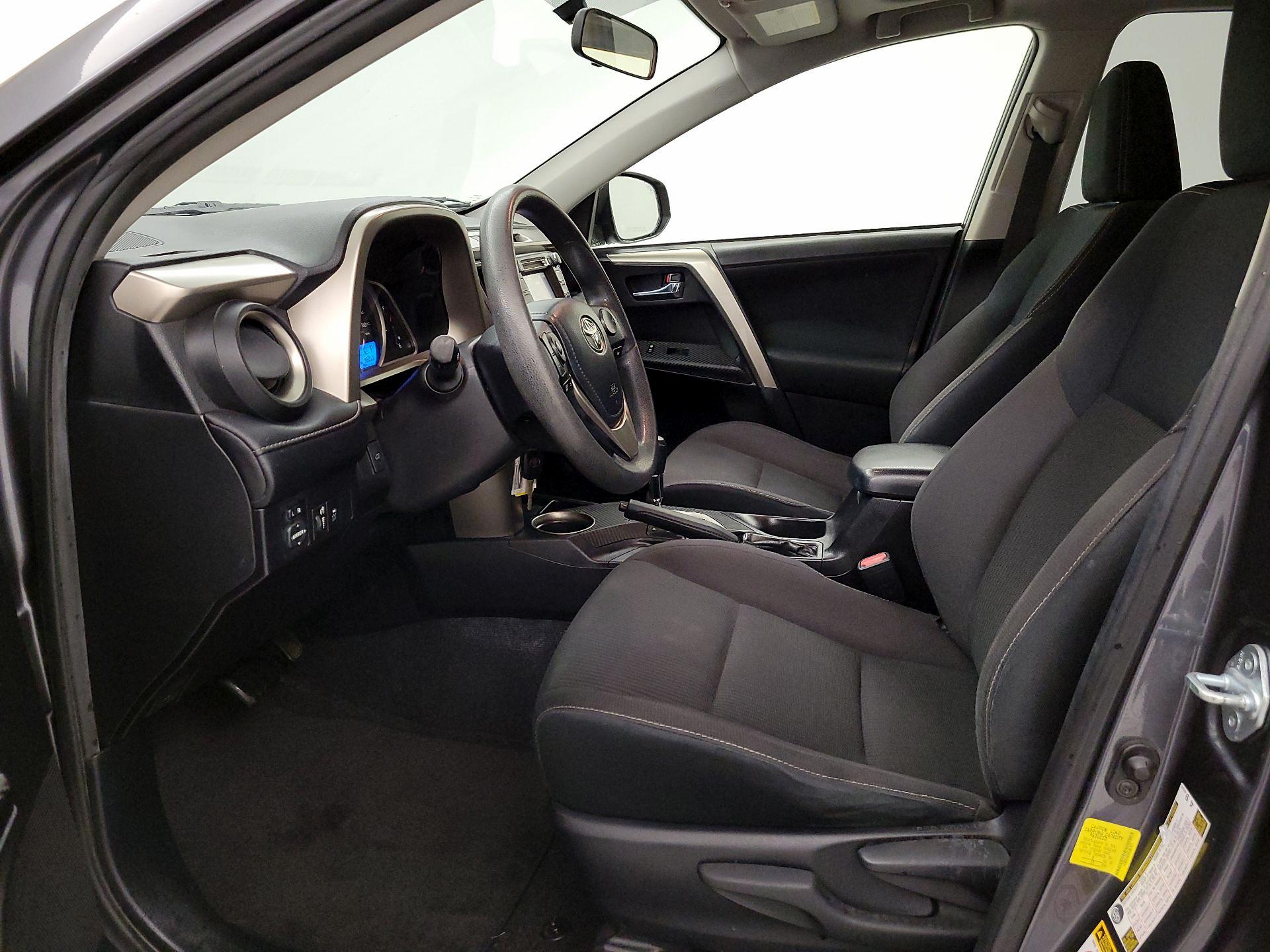 Thumbnail: 2015 Toyota RAV4 - 11