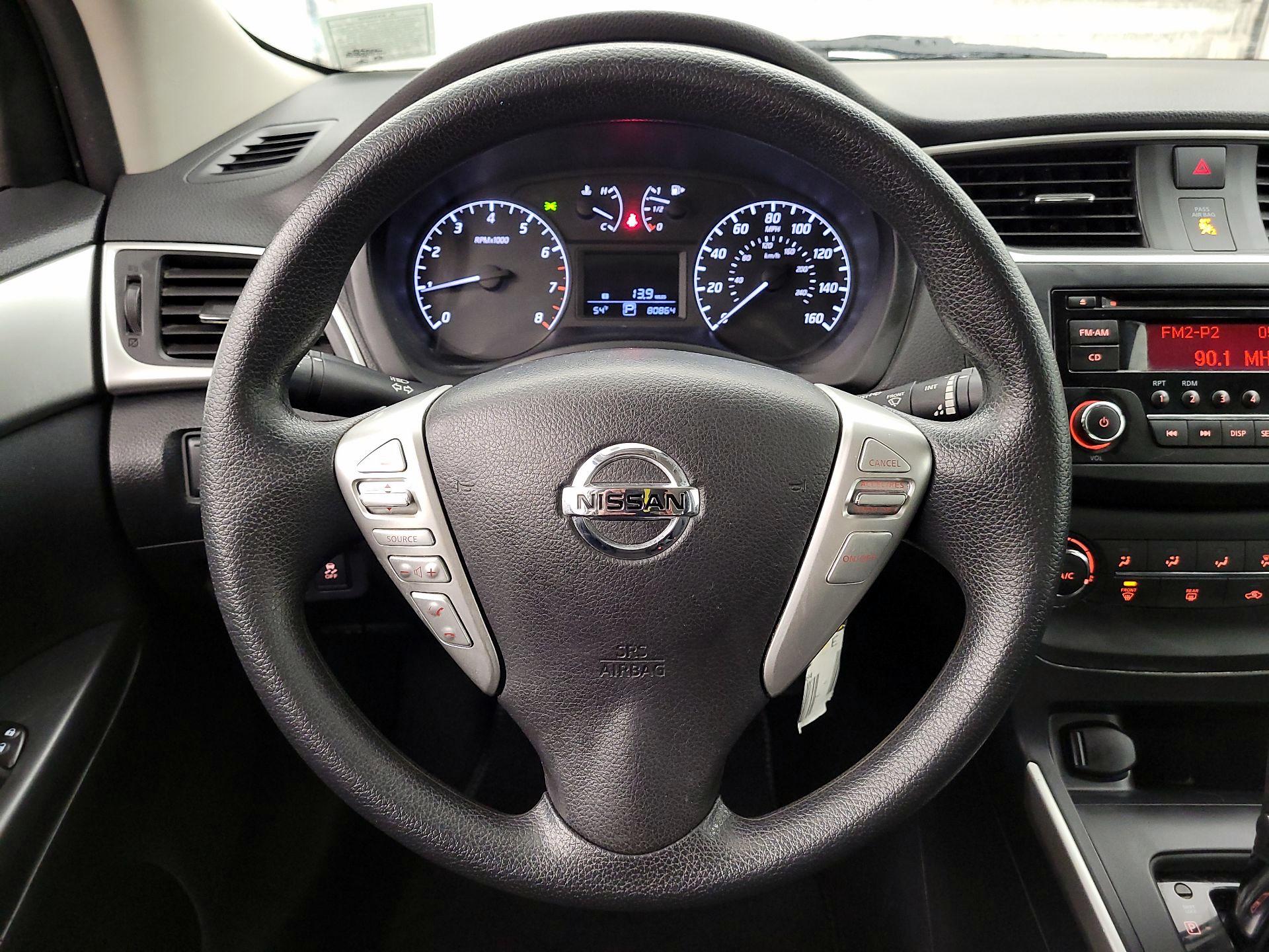 Thumbnail: 2016 Nissan Sentra - 10