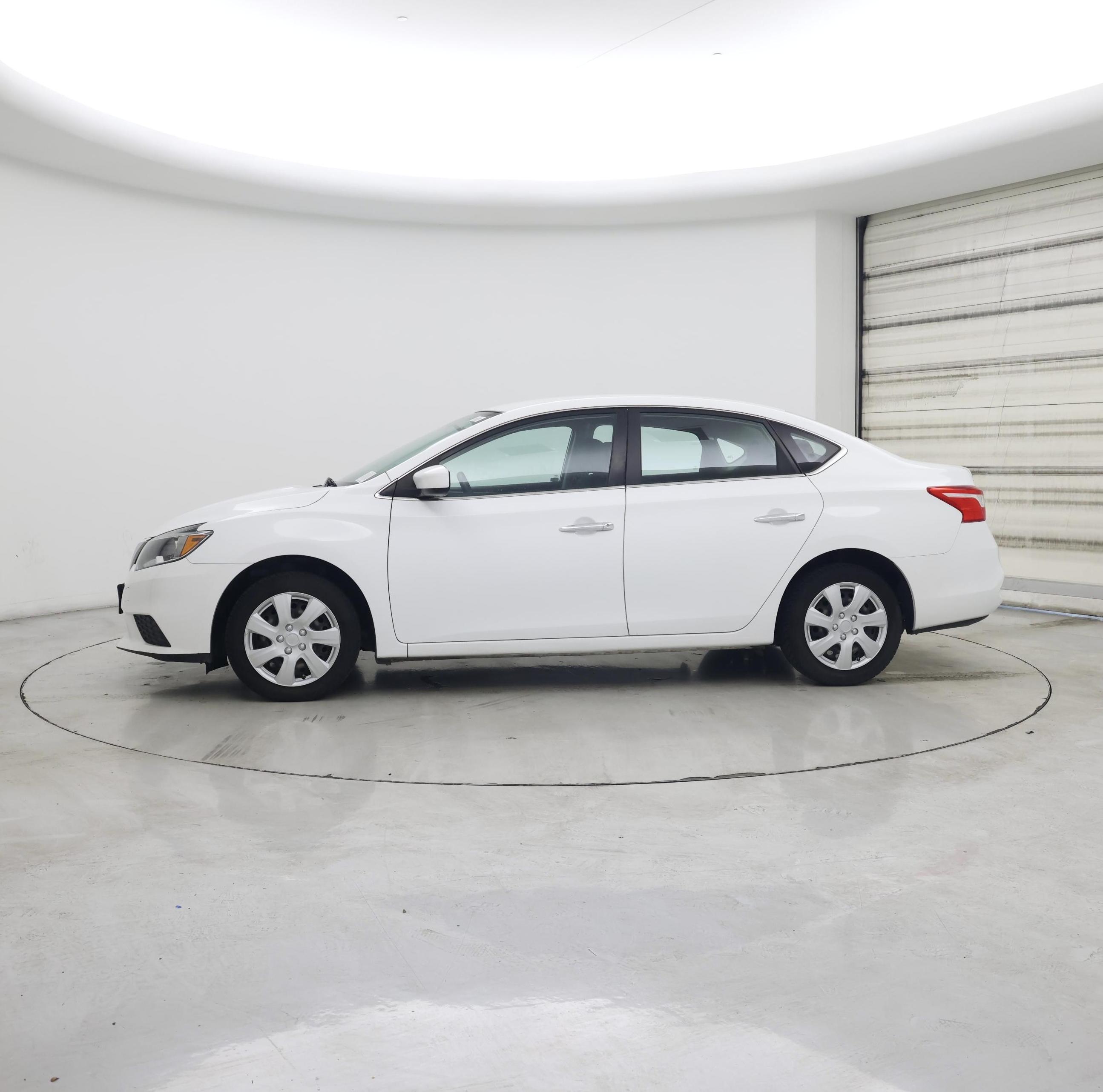 Thumbnail: 2016 Nissan Sentra - 3