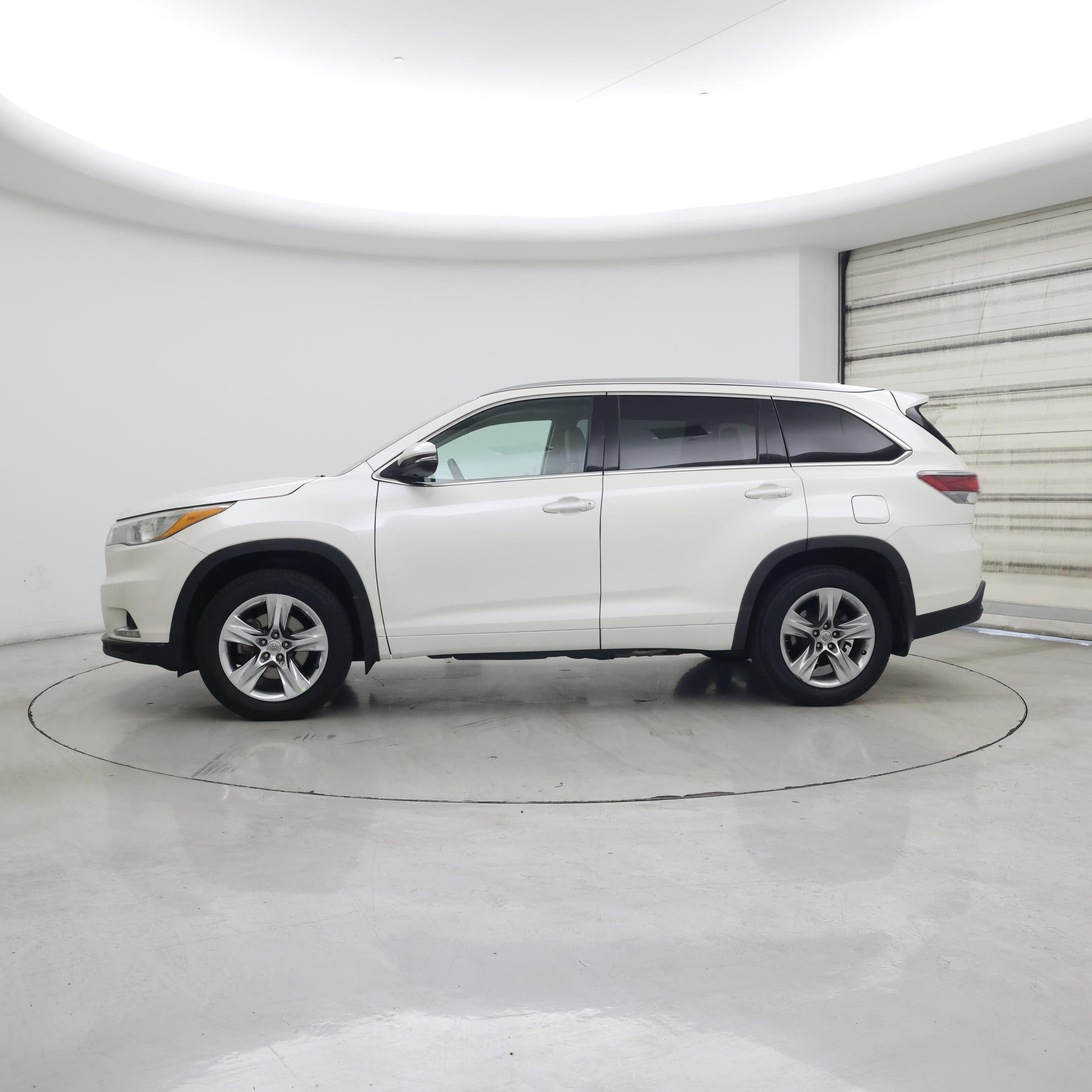 Thumbnail: 2015 Toyota Highlander - 3