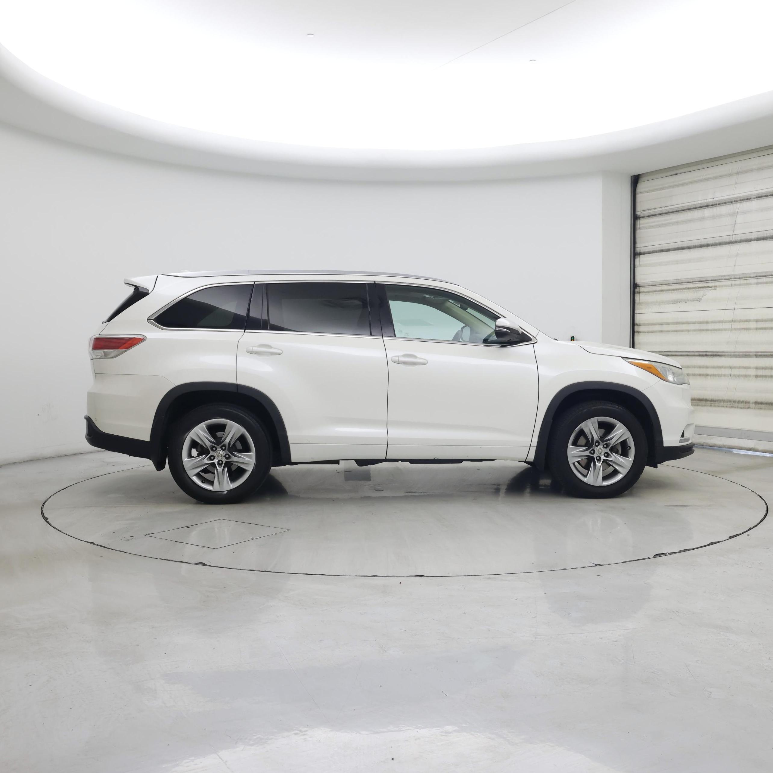 Thumbnail: 2015 Toyota Highlander - 7