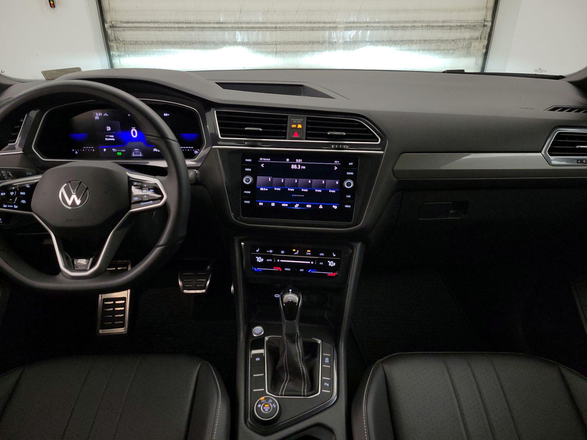 Thumbnail: 2024 Volkswagen Tiguan - 9