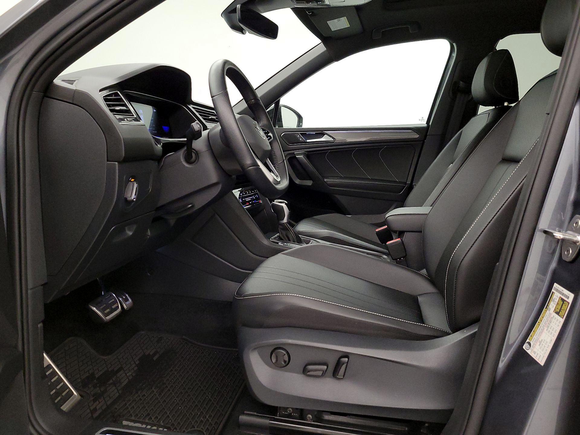 Thumbnail: 2024 Volkswagen Tiguan - 11