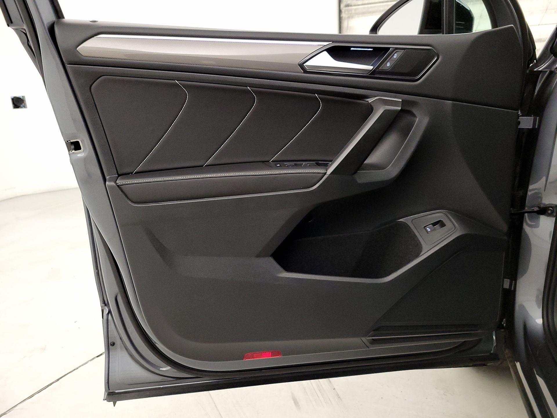 Thumbnail: 2024 Volkswagen Tiguan - 12