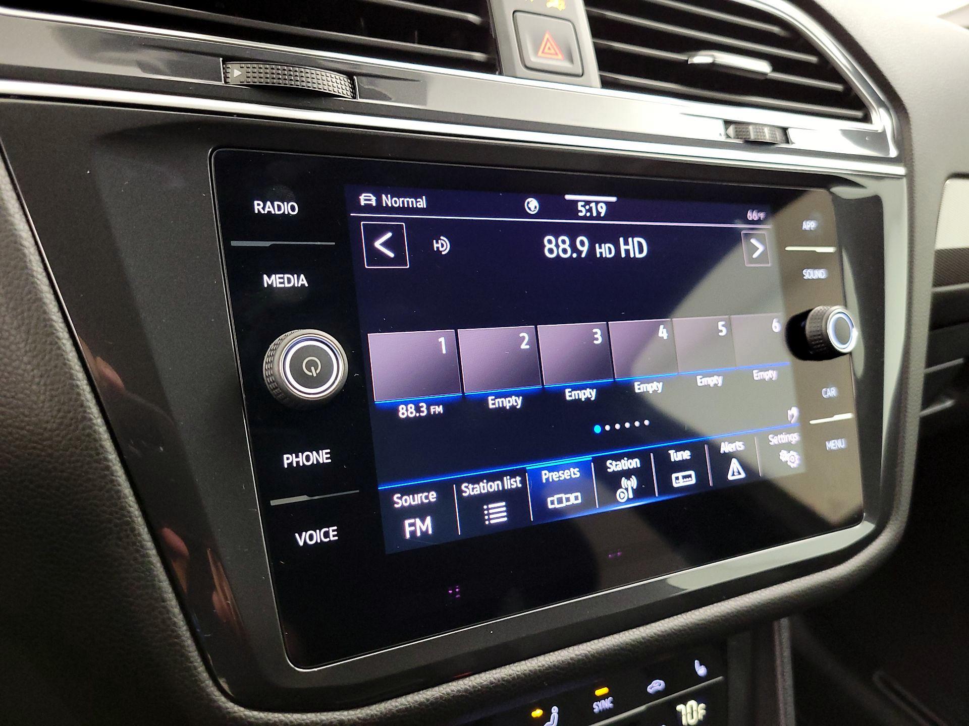 Thumbnail: 2024 Volkswagen Tiguan - 15