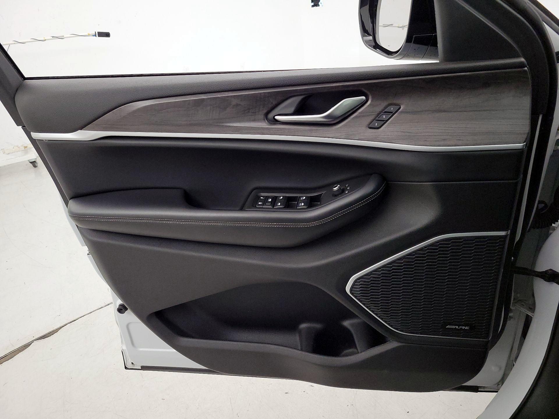 Thumbnail: 2021 Jeep Grand Cherokee L - 12