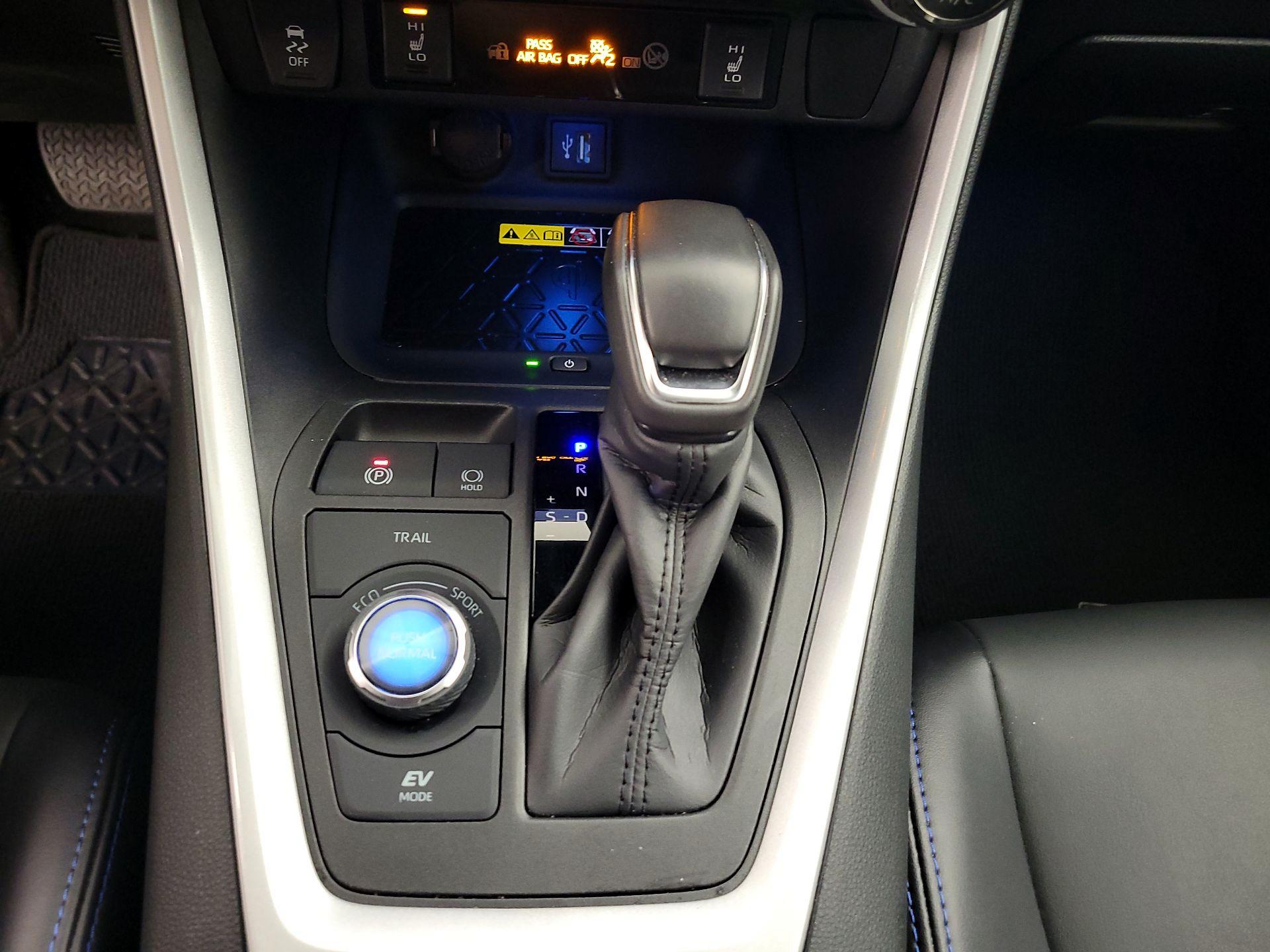 Thumbnail: 2024 Toyota RAV4 - 17