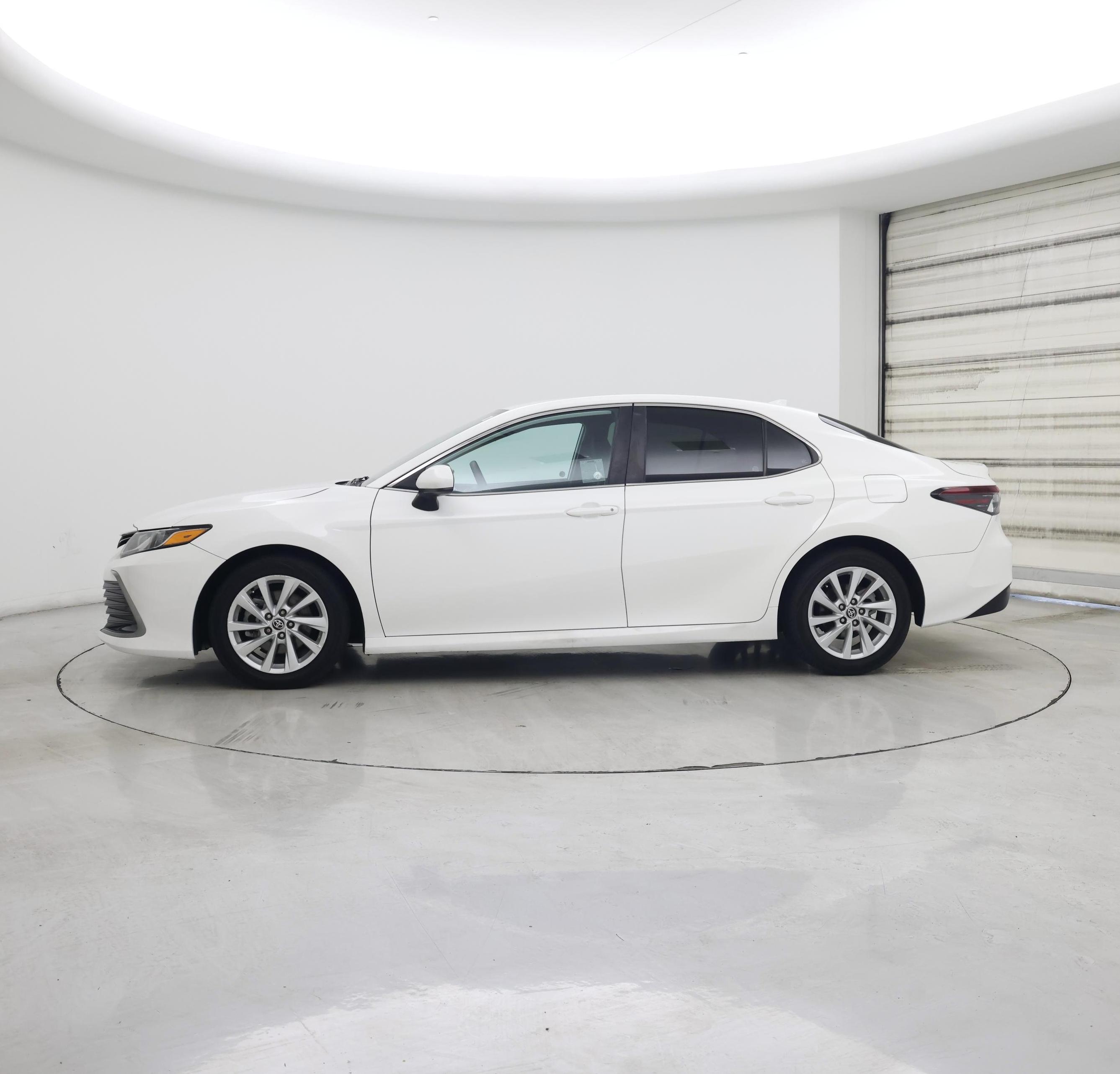 Thumbnail: 2022 Toyota Camry - 3