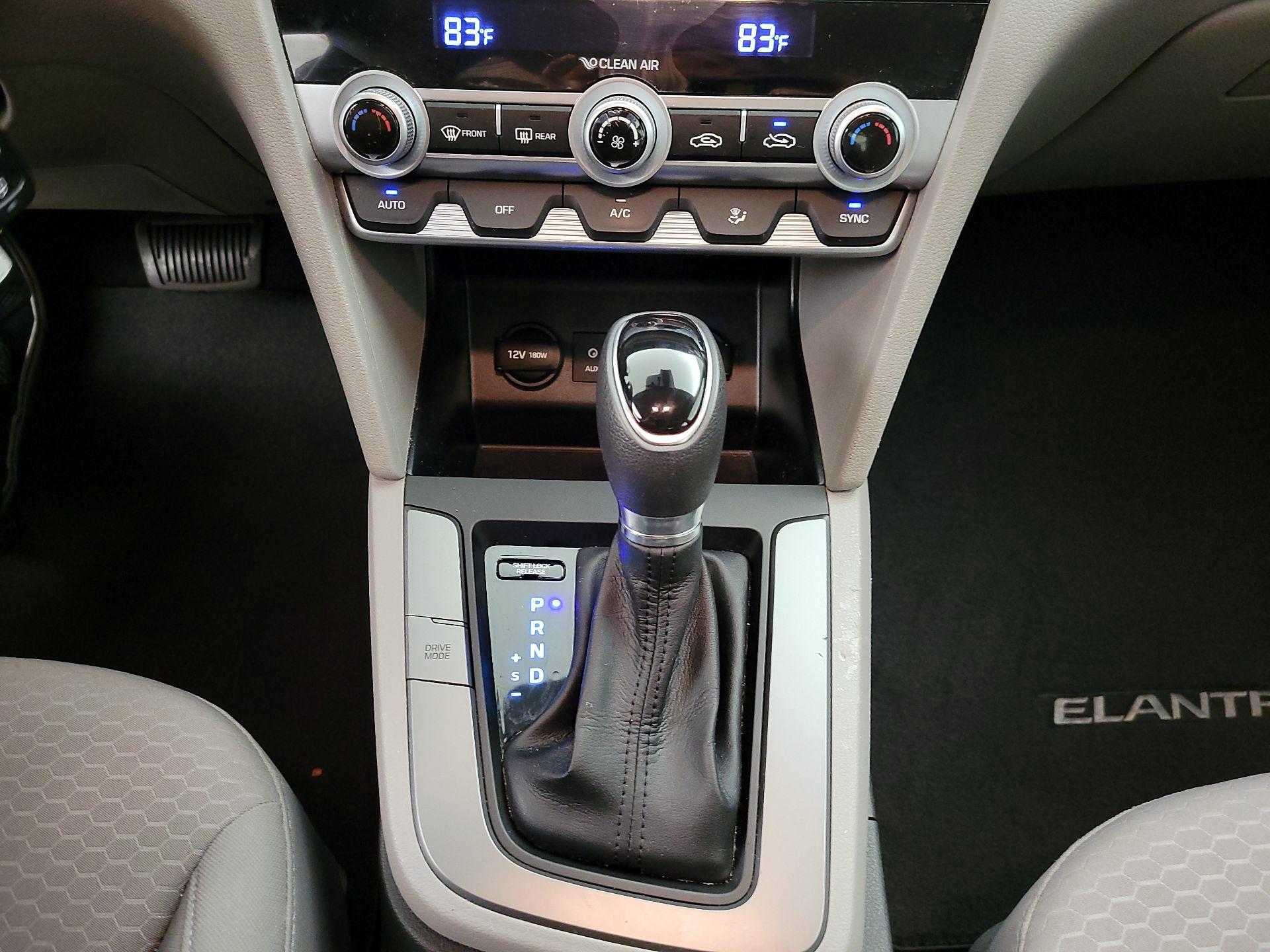 Thumbnail: 2020 Hyundai Elantra - 17