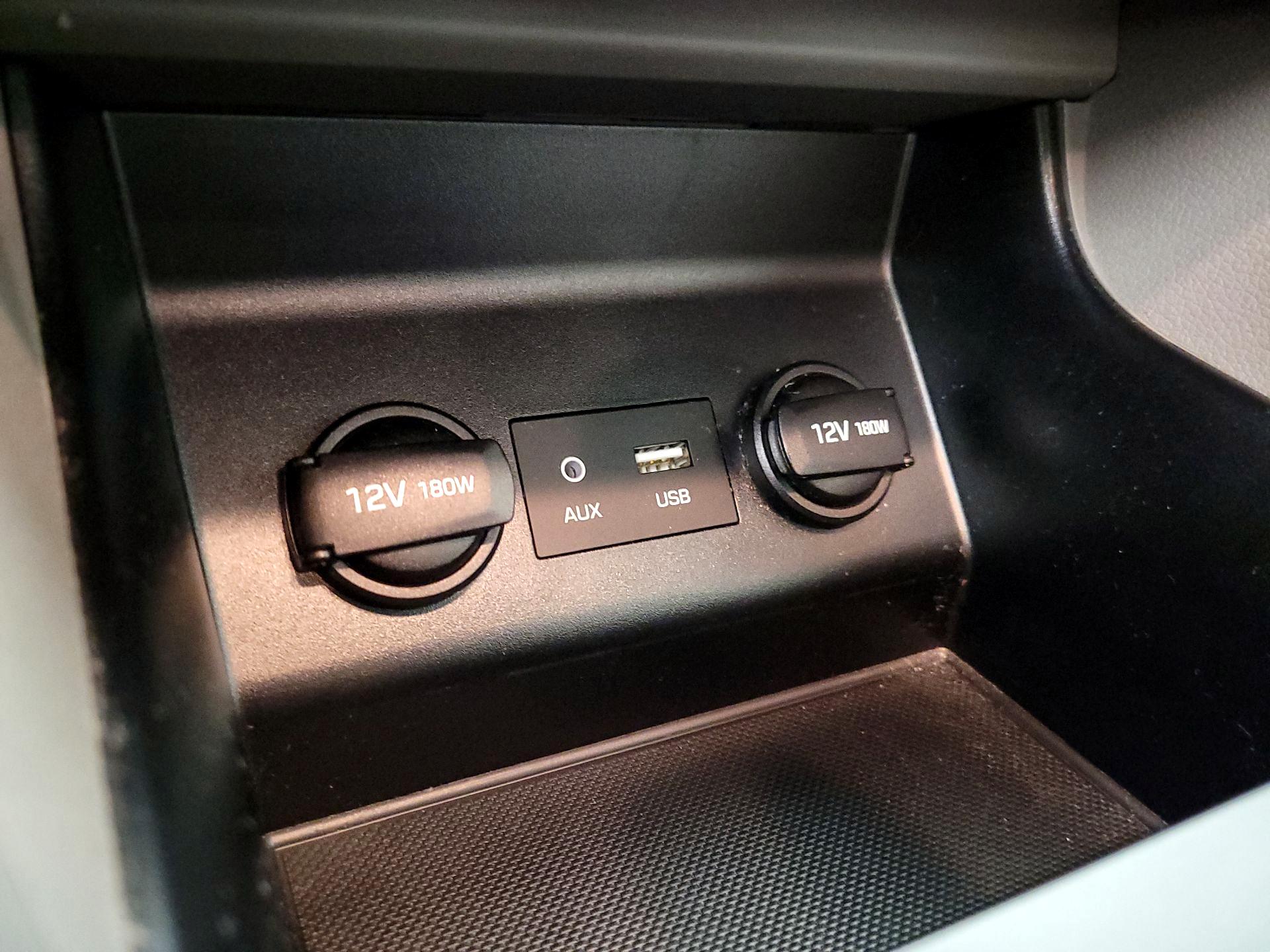 Thumbnail: 2020 Hyundai Elantra - 18